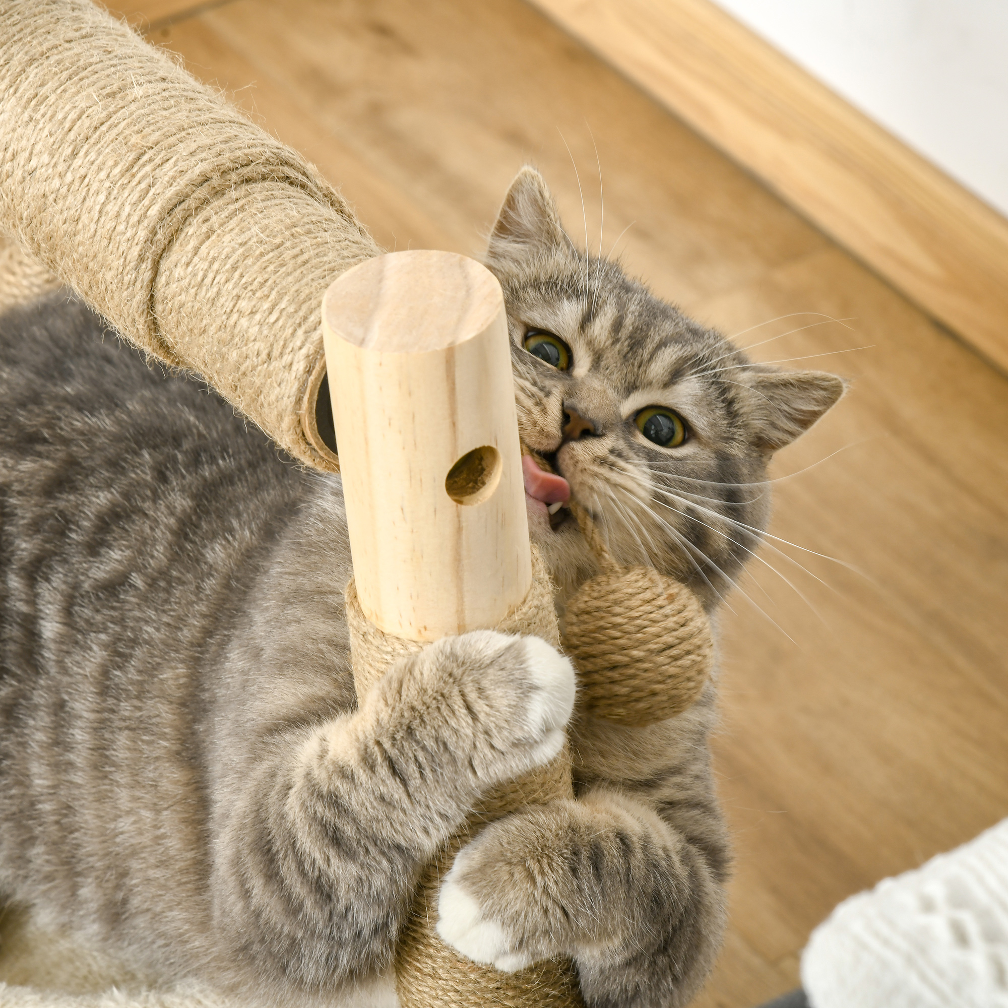 Pawhut Arbre A Chat Griffoirs Grattoir Jute Jeu Boules Suspendues Plateforme Ronde Dim 60l X 40l X 60h Cm Beige Aosom France