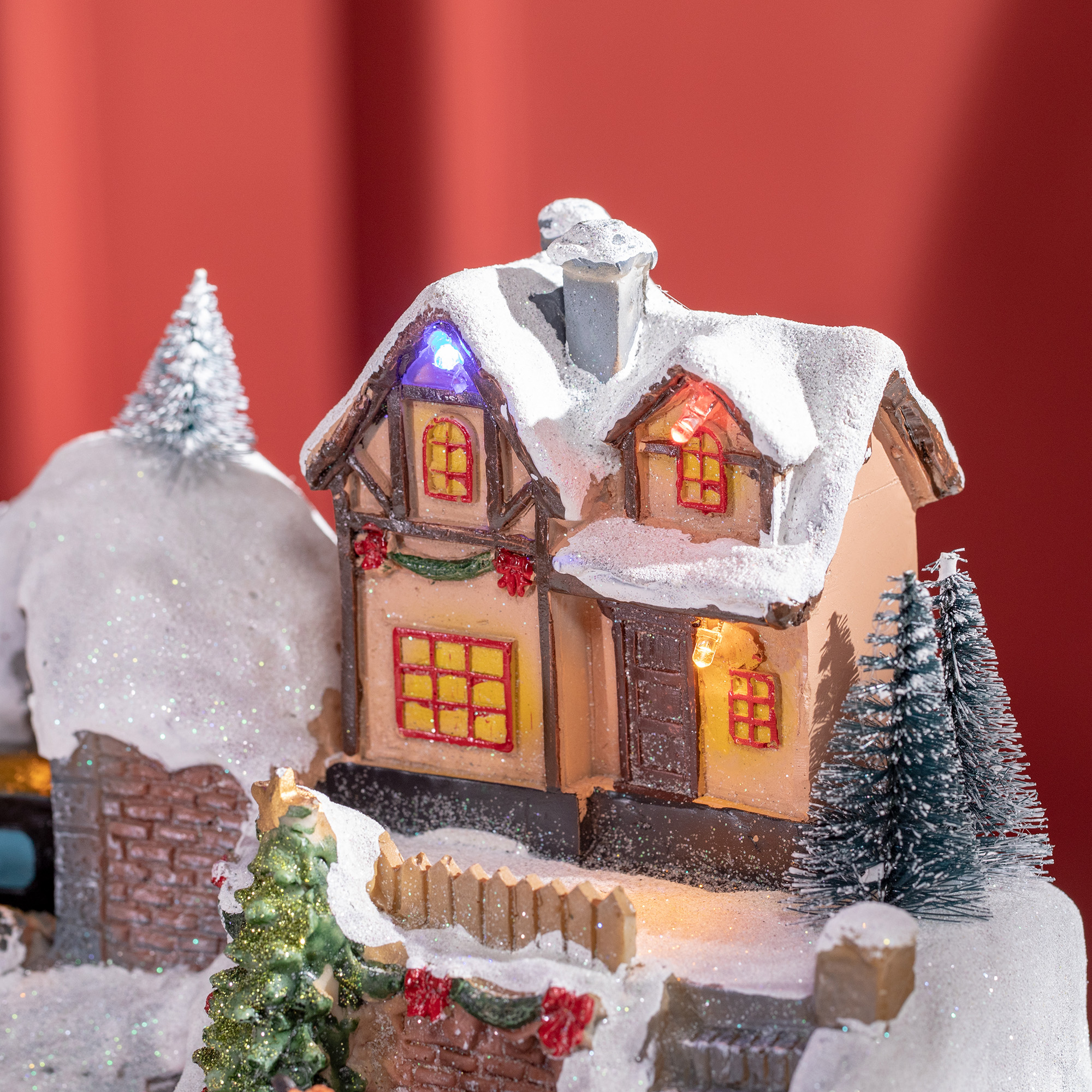 HOMCOM Animated Christmas Village Scene, Battery-Operated Musical Holiday Decoration with LED Light, Fibre Optic River, Moving Train for Tabletop