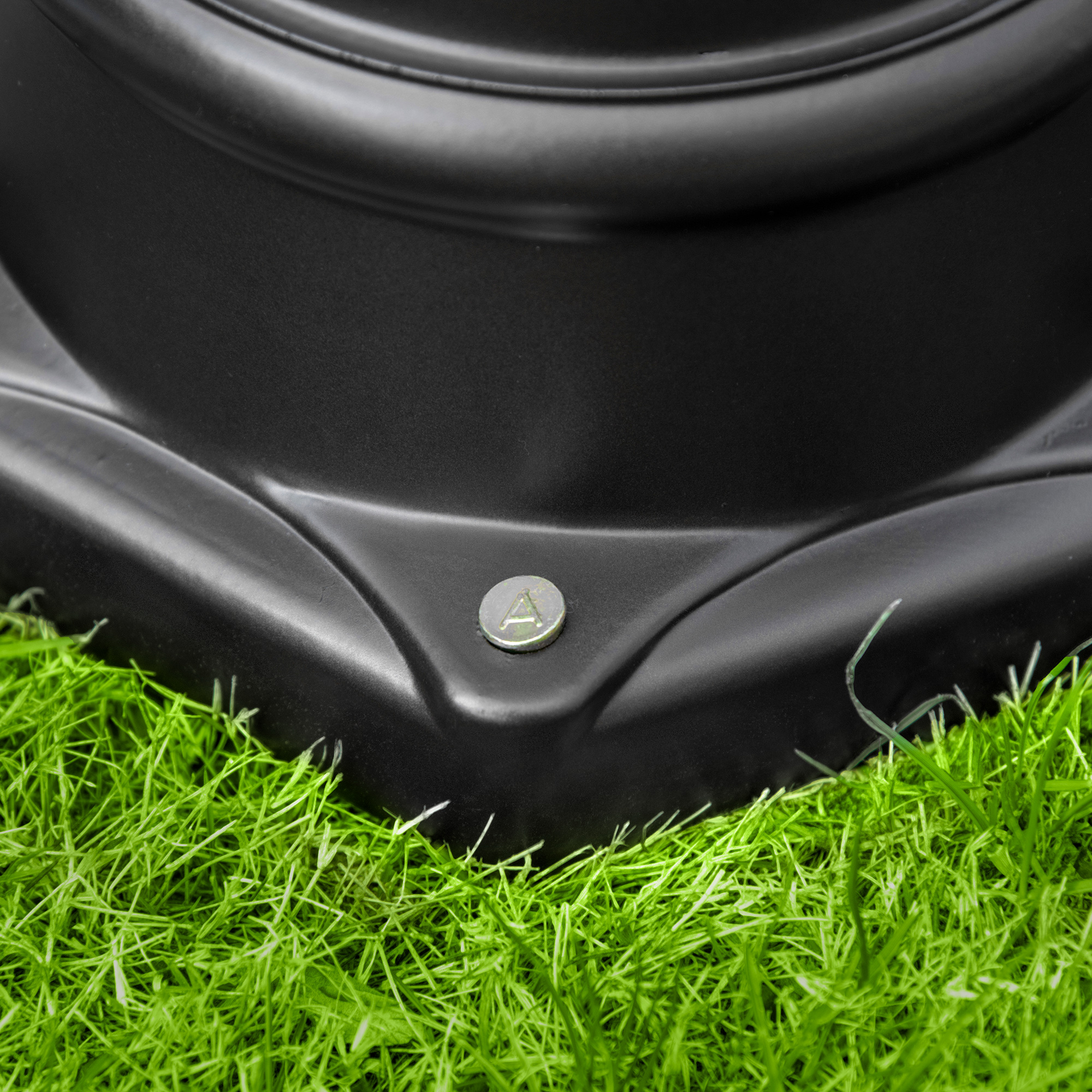 Outsunny Garden Lamp Post Light 2.4 m, LED Solar Powered with Aluminium Frame, PIR Motion Sensor, Black