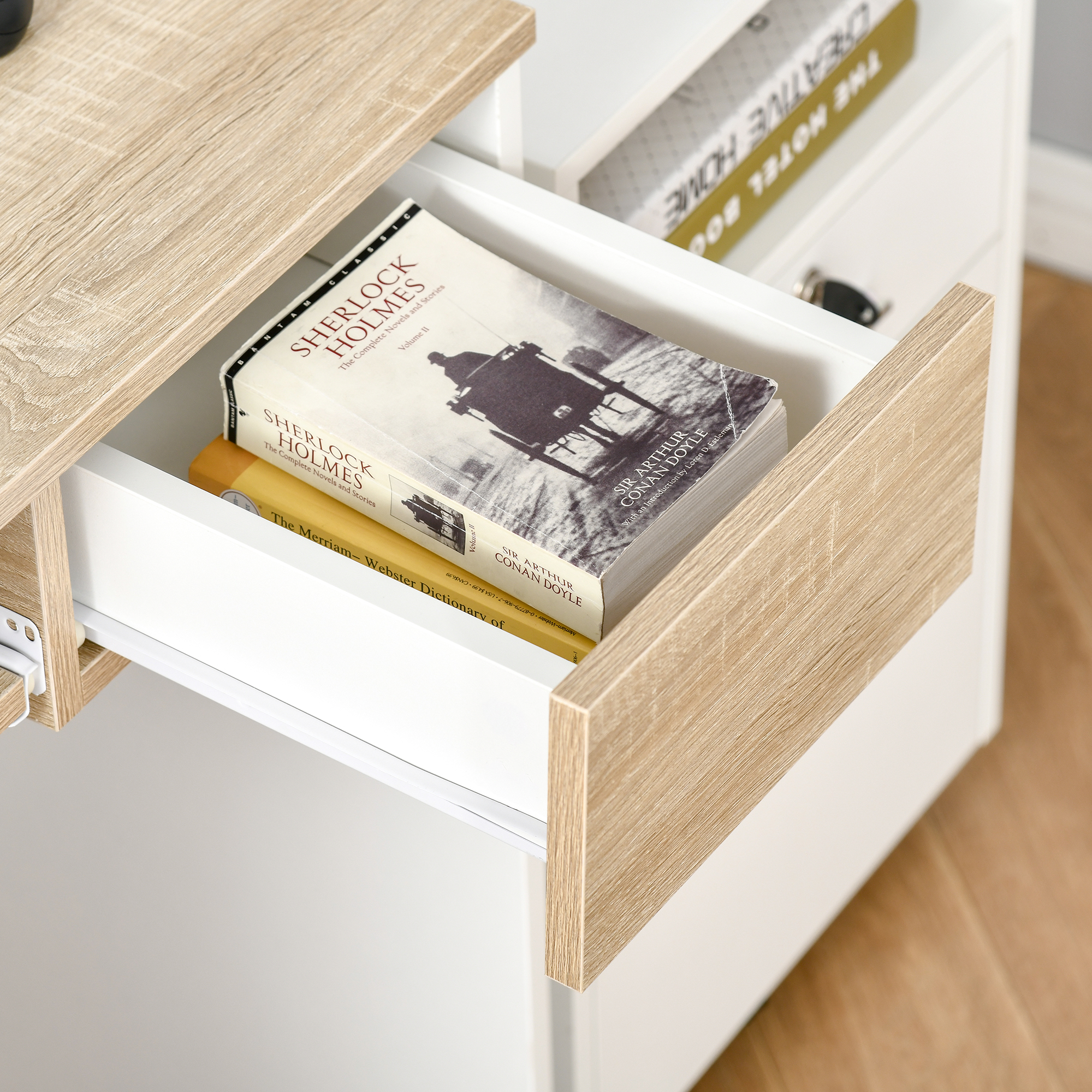 HOMCOM Compact Computer Table with Keyboard Tray Drawer Study Office Working Gaming Writing Desk, Oak Colour