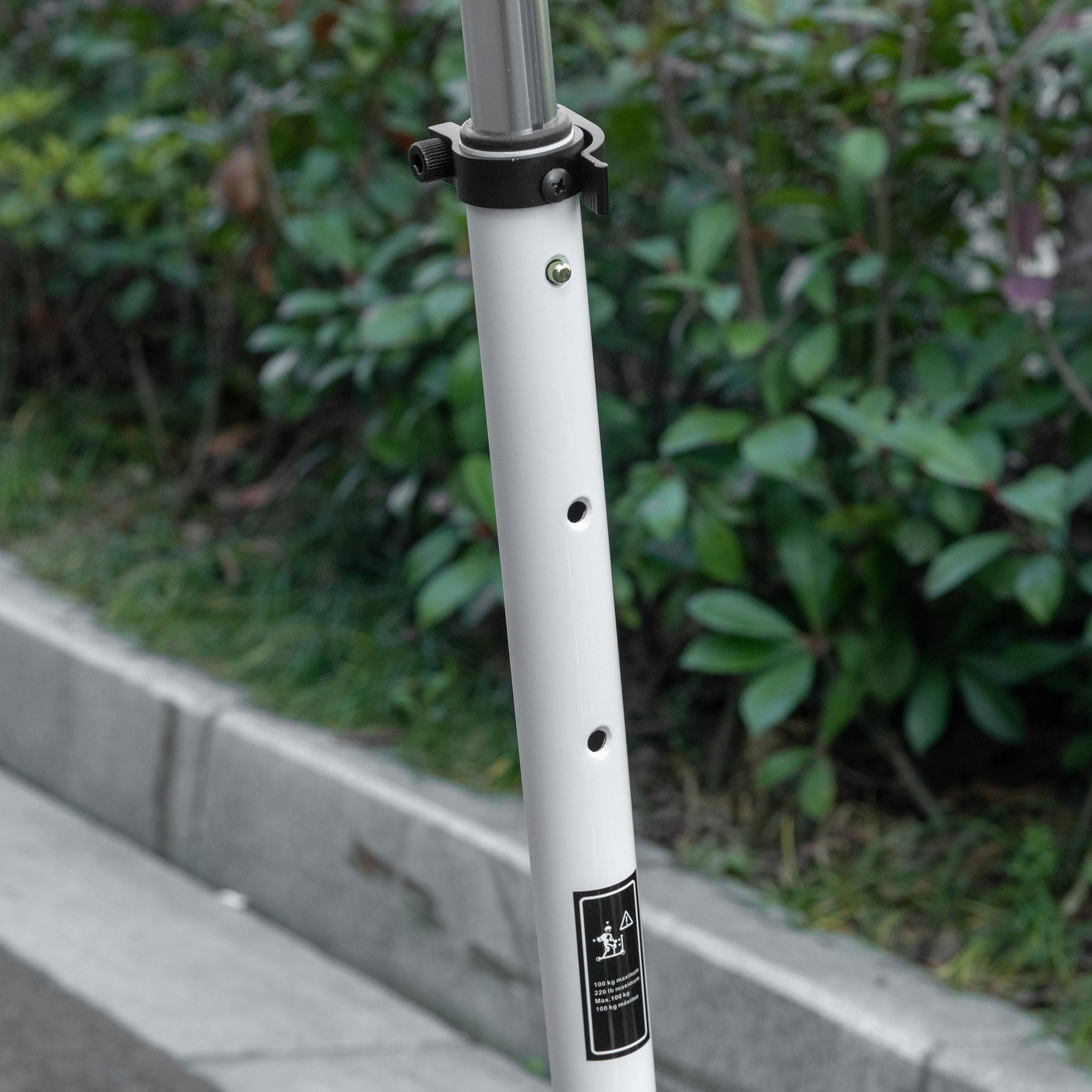 HOMCOM Folding Kick Scooter, Hight-Adjustable Urban Scooter w/ Rear Brake, Double Shock Absorption System, Warning Bell For 14+ Teens Adult, White