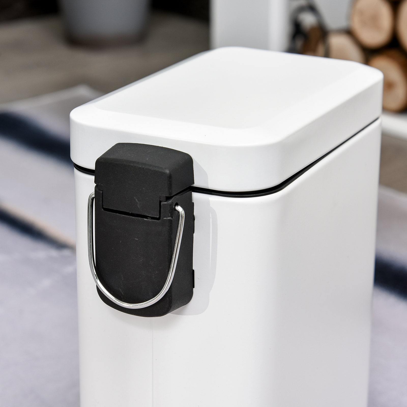 HOMCOM 5L Rectangular Compact Bin Steel Body Removable Bucket Quiet-Close Lid w/ Pedal Lid Rubbish Trash Can Garbage Tidy Clean White