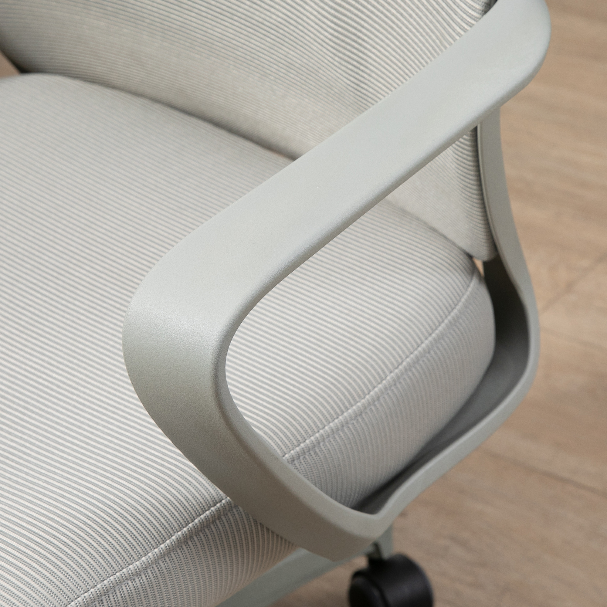 Vinsetto Ergonomic Office Chair with Wheels, High Mesh Back & Adjustable Height for Home Office, Grey