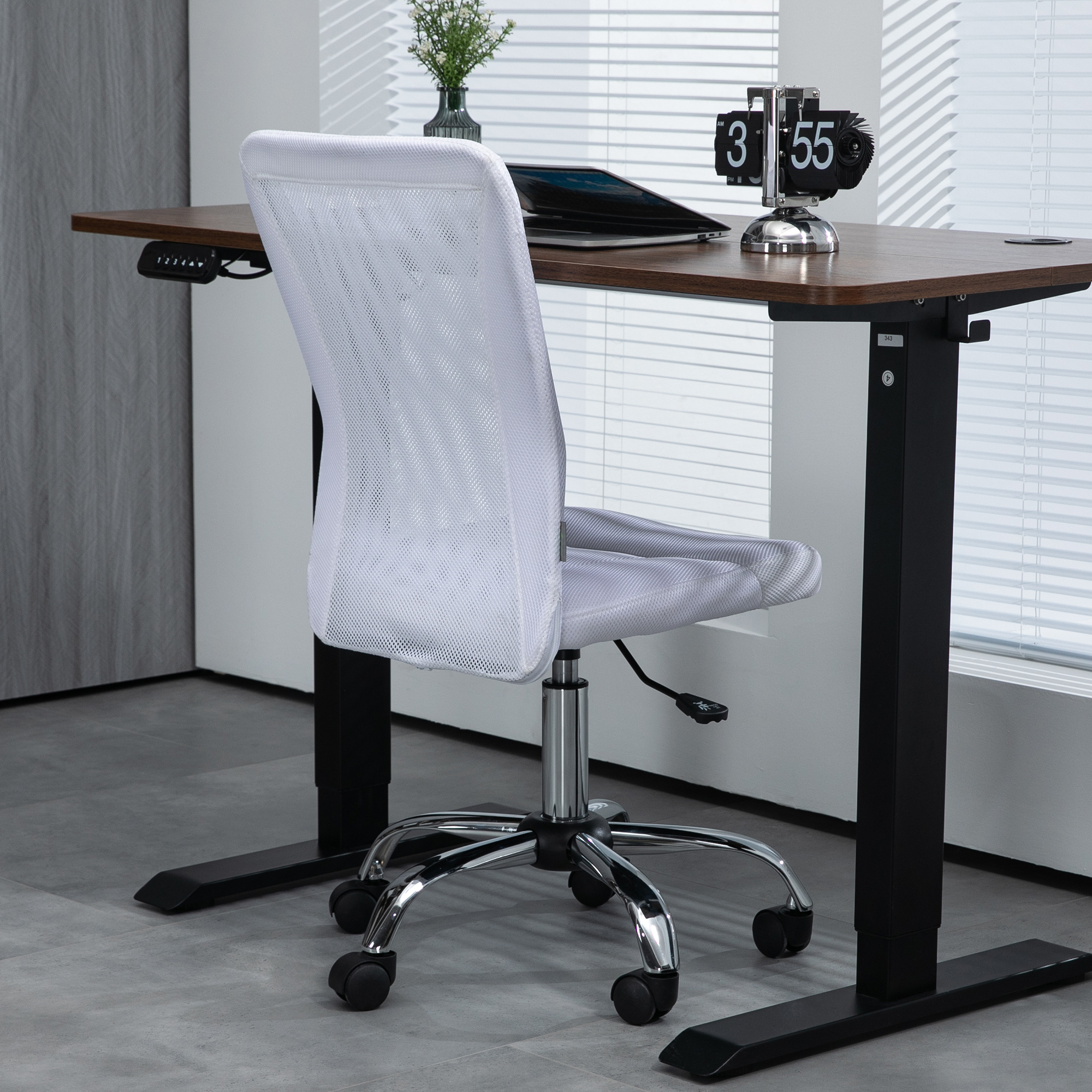Vinsetto Ergonomic Office Chair, Adjustable Mesh Desk Chair without Arms, Swivel Wheels, for Home Office, White
