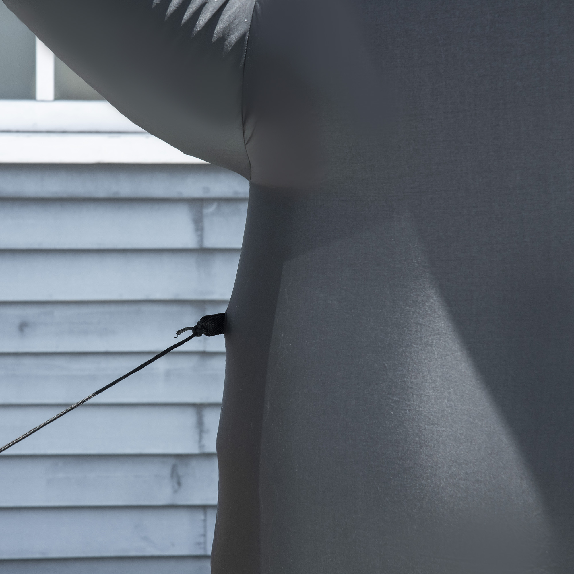 HOMCOM 243cm Inflatable Penguin Holding Merry Christmas Banner Holiday Yard Decoration with LED Lights, Indoor Outdoor Lawn Blow Up Decor