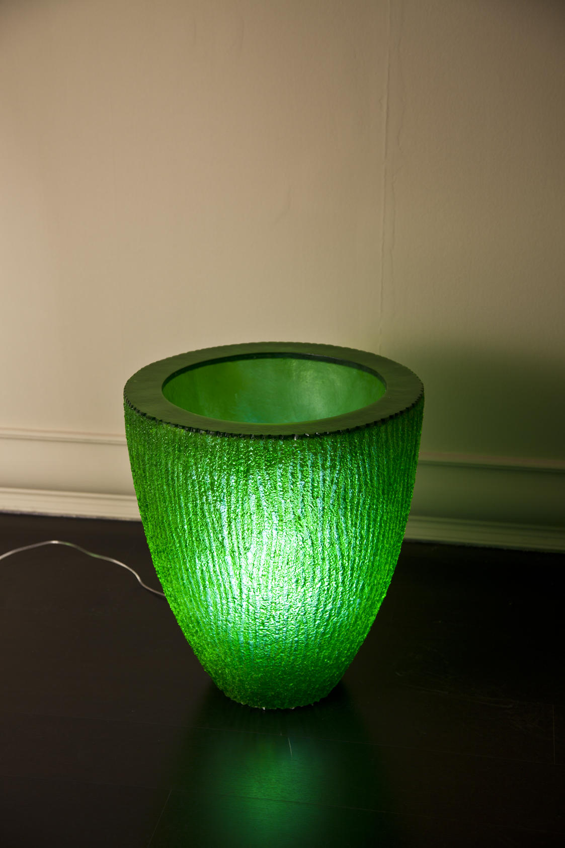 STONES Vaso in resina con luce interna e telecomando, 53x61, Verde
