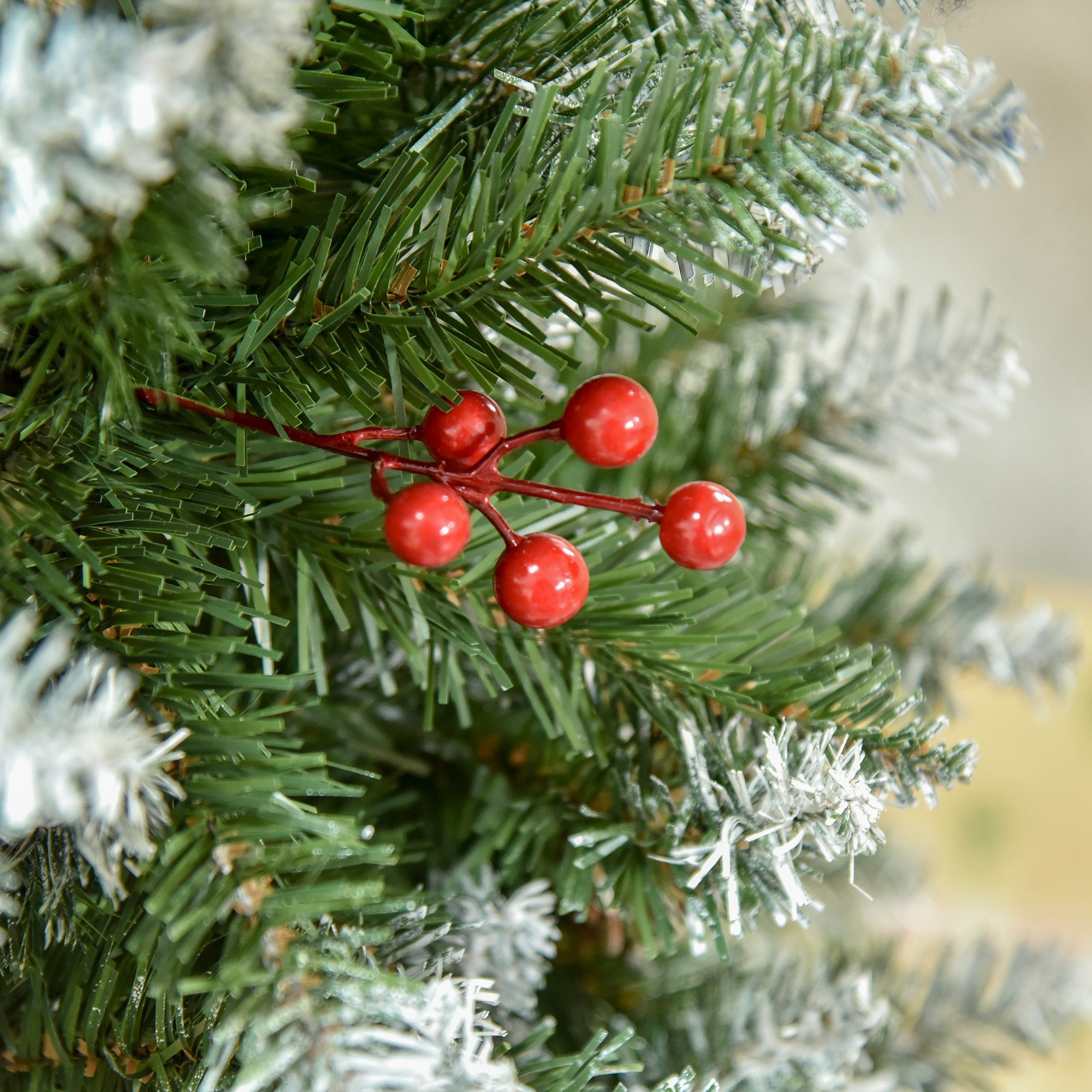 HOMCOM 5FT Artificial Christmas Tree Xmas Pencil Tree with Red Berries and Pinecones Holiday Home Indoor Decoration with Foldable Feet, Green 9