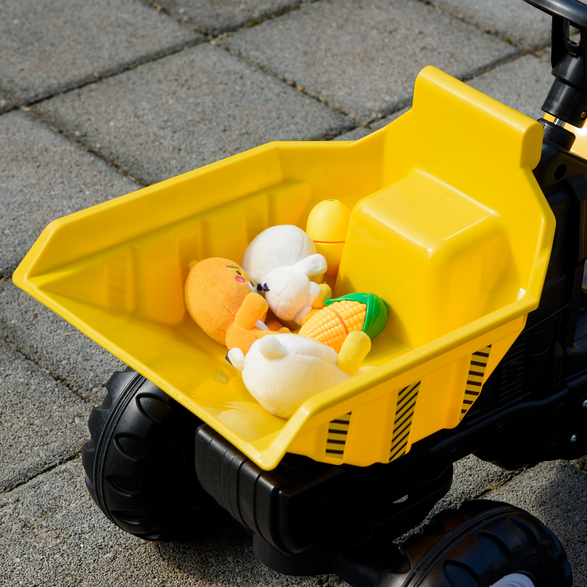Test et avis : découvrez le tractopelle à pédales 3 en 1 pour enfants