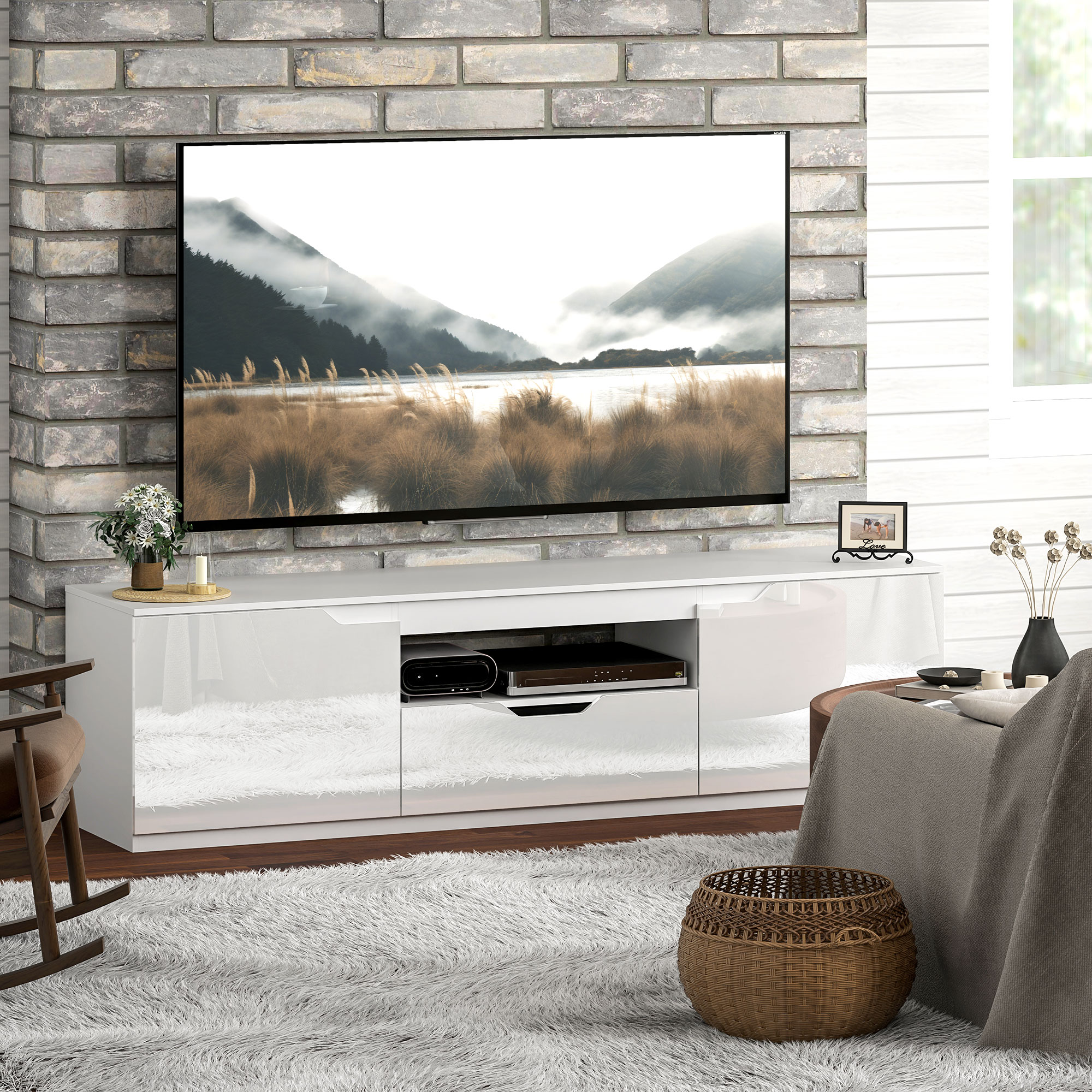 Madal televiisorikapp, kõrgläikega, kuni 65-tollistele teleritele, 3 sahtliga, 160 x 38 x 43 cm, valge