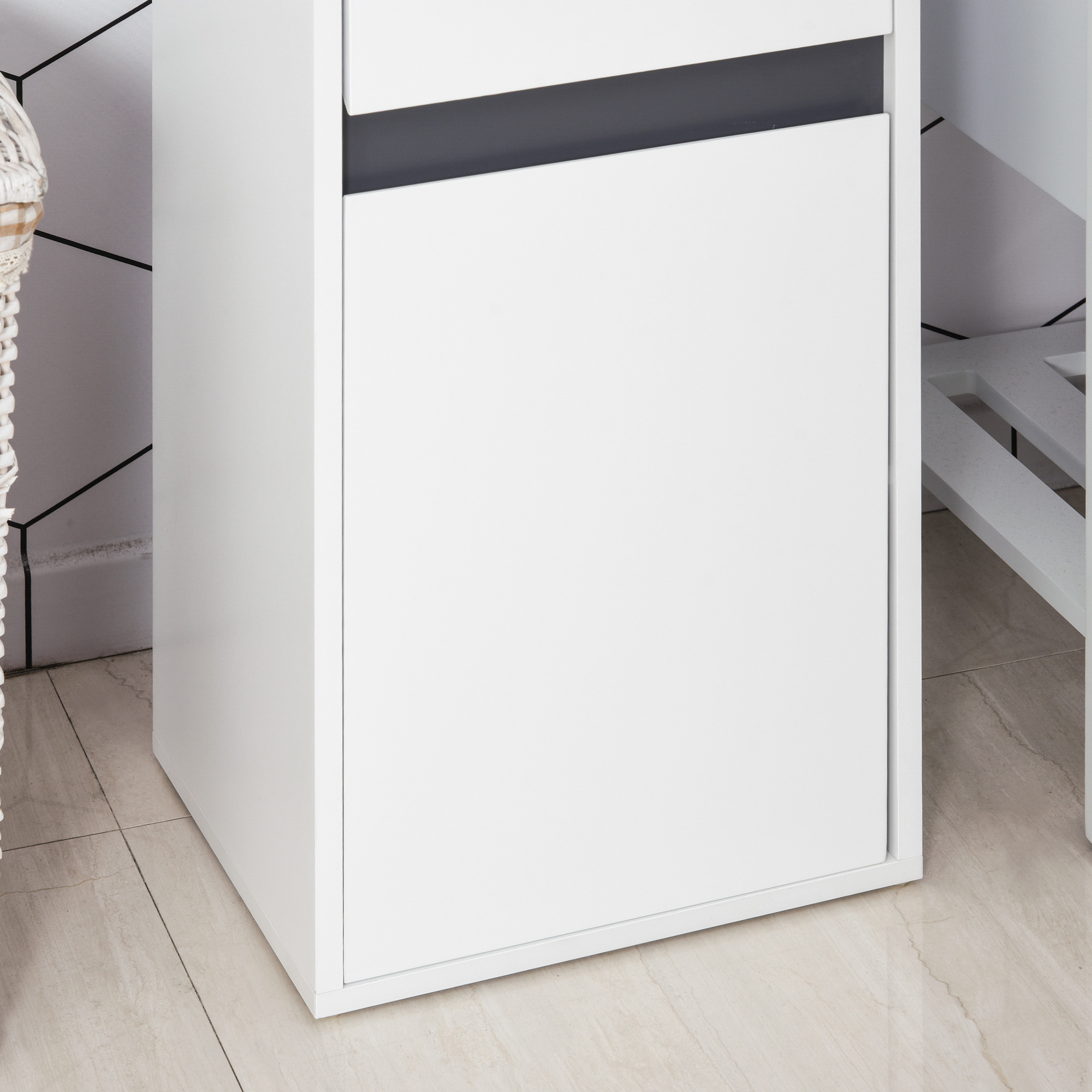HOMCOM MDF Tri-Compartment Bathroom Storage Cabinet White 8