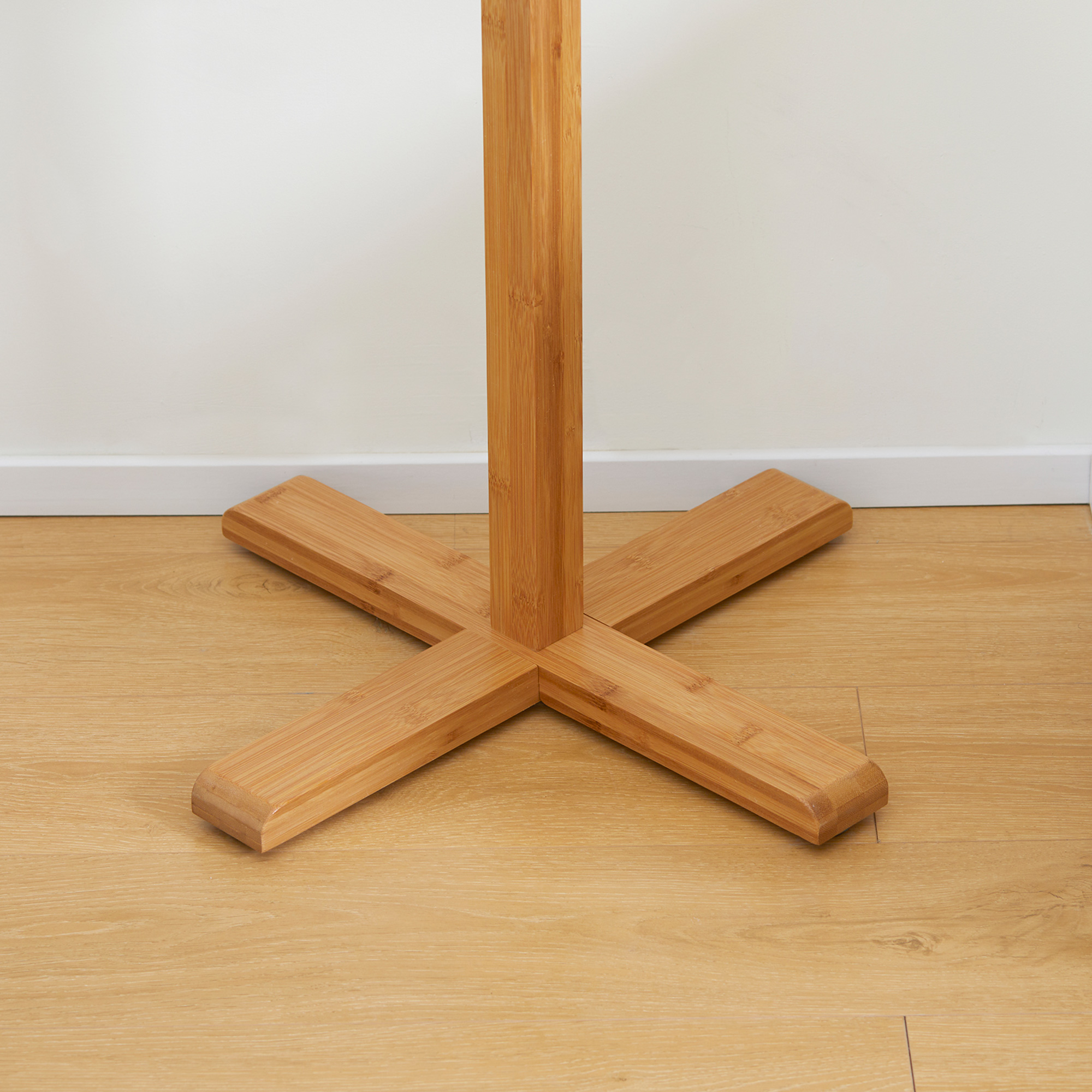 Garderobestandaard met schoenenrek. Halkapstok met bovenstang, 2 haken voor het Garderobestandaard met schoenenrek. Halkapstok met bovenstang, 2 haken voor het