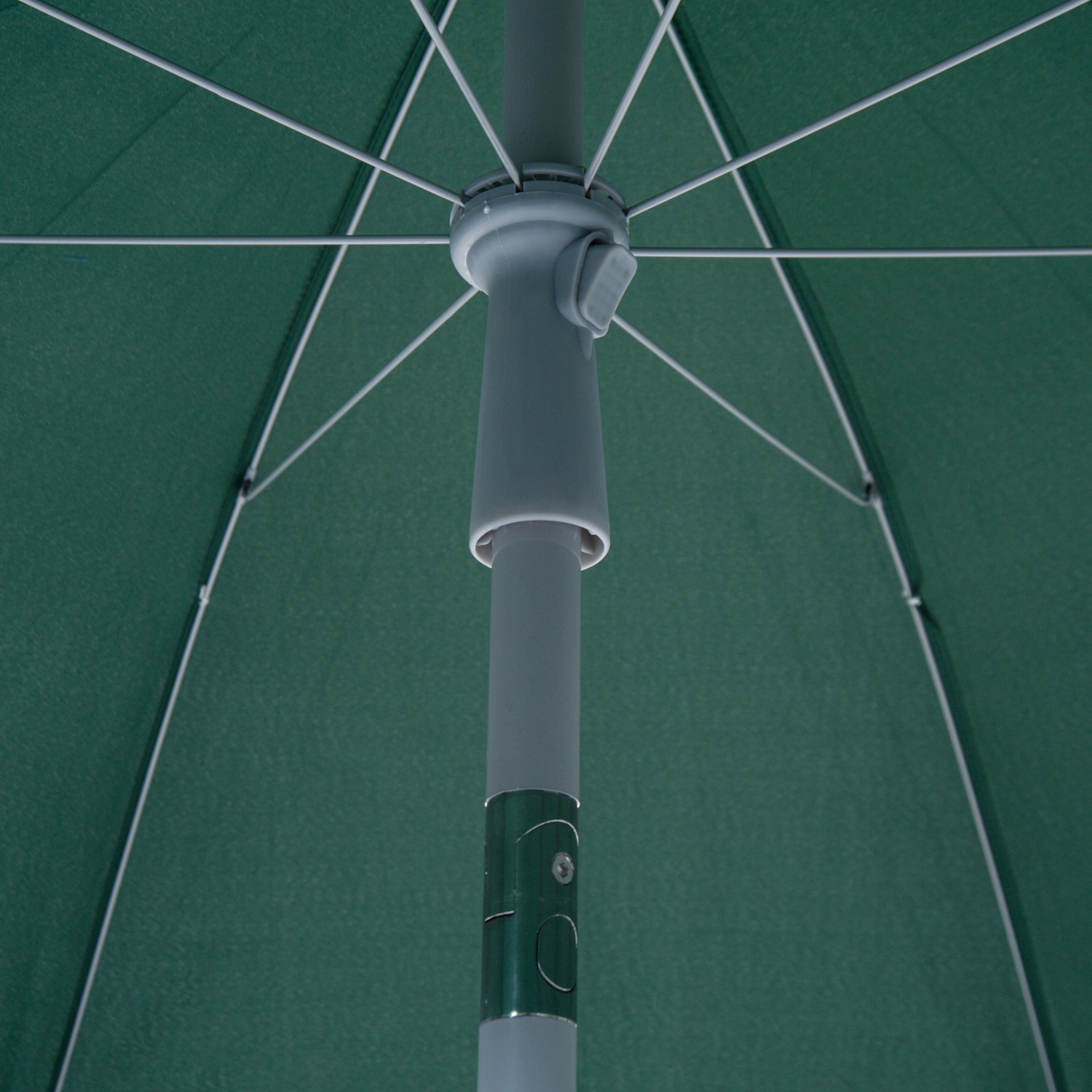 Outsunny 2.2m Beach Umbrella, Portable Parasol with Tilting Function, Outdoor Sunshade Shelter with 8 Ribs, Green 8