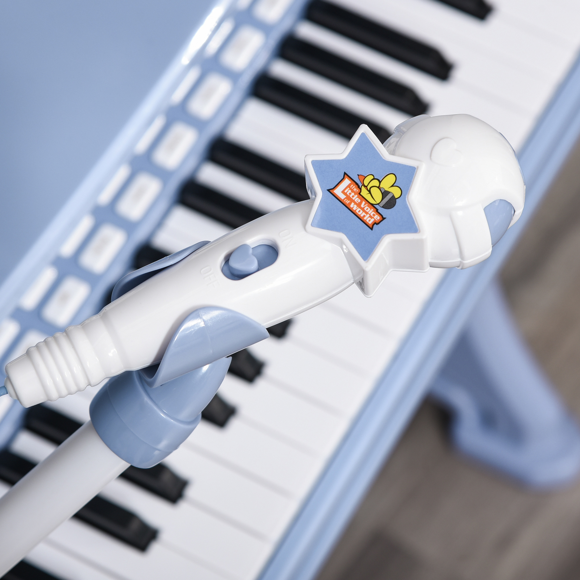 Piano Electrónico Infantil De 37 Teclas Con Micrófono, Taburete, Bluetooth Y Modo Aprendizaje – HOMCOM Blanco