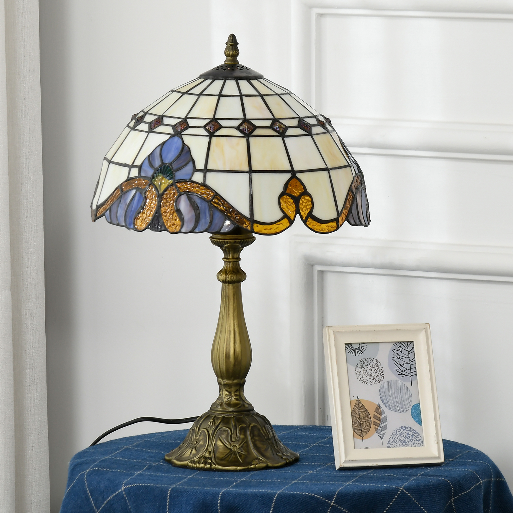 HOMCOM Stained Glass Table Lamp, Handmade Antique Bedside Lamp, Decorative Night Light for Bedroom, Living room, Home, Nightstand 6