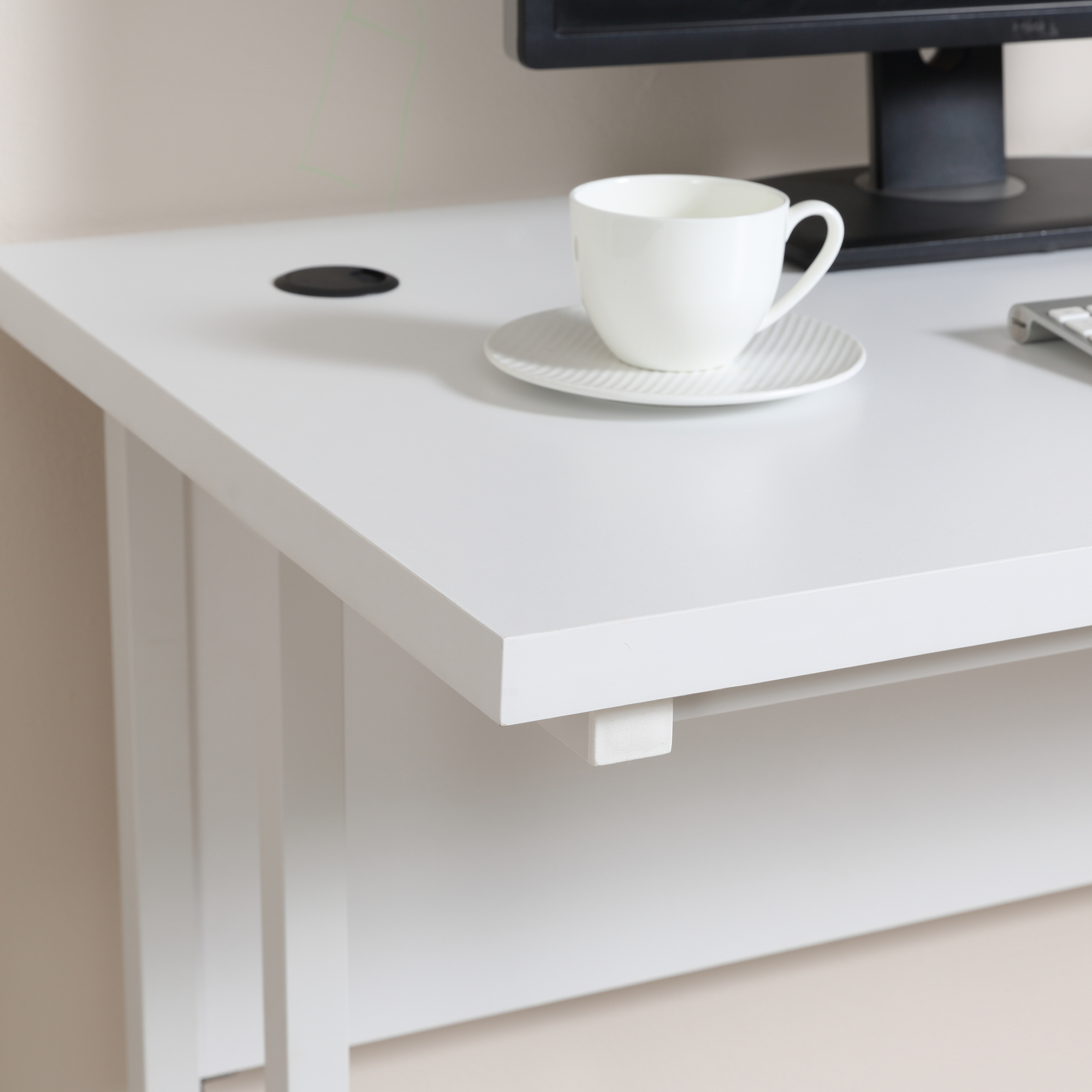 HOMCOM Computer Desk, Home Office Desk, Writing Table, 120x60x75cm Laptop Workstation with 2 Cable Management Holes, C Shaped Metal Legs for Adults, White 8