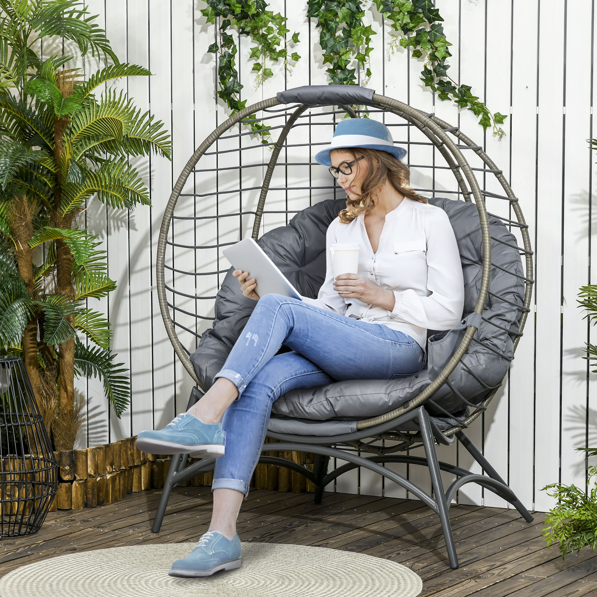 Outsunny Folding Rattan Egg Chair, Freestanding Basket Chair with Cushion, Bottle Holder Bag for Outdoor or Indoor, Grey 2