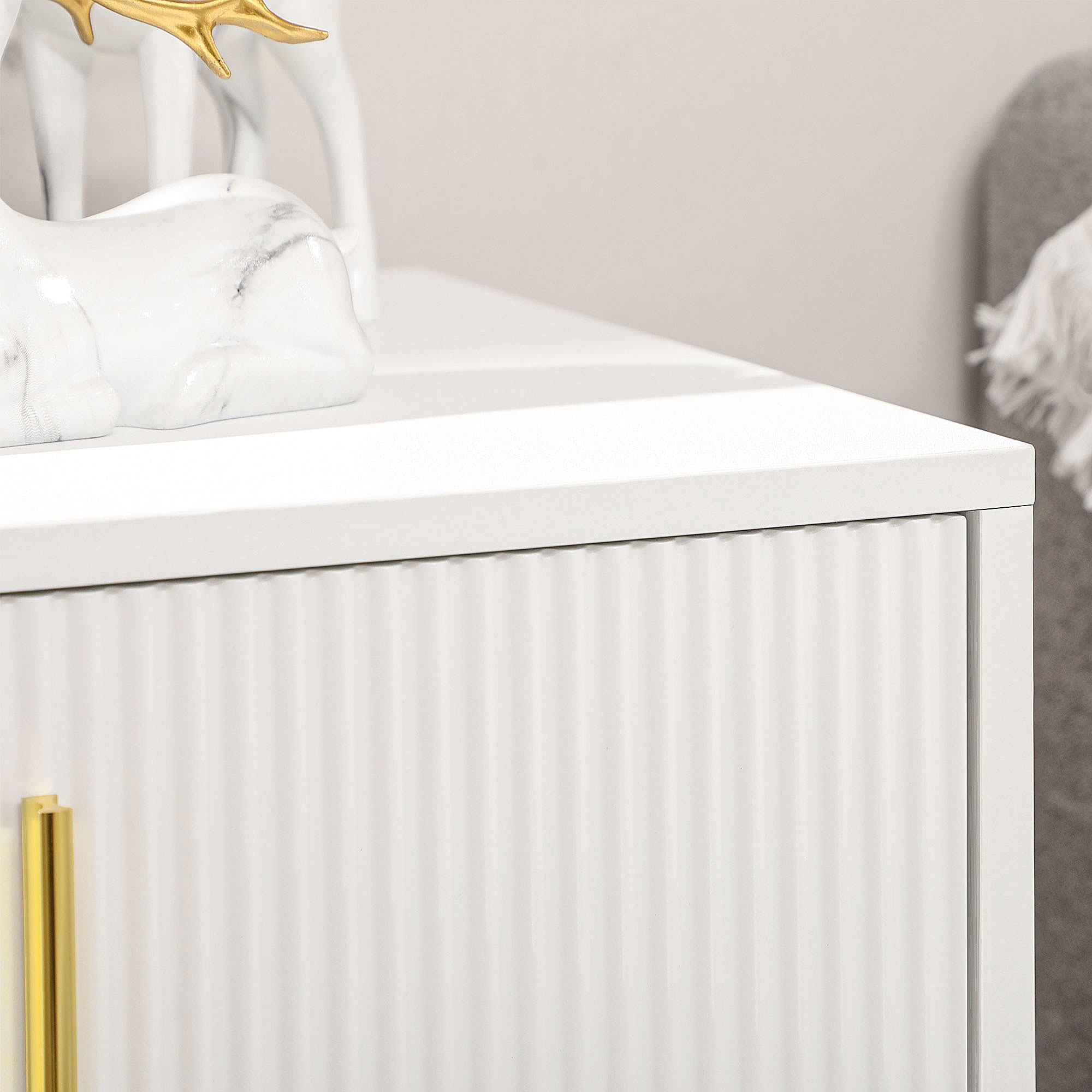 HOMCOM Elegant Chest of Three Drawers White/Gold-Tone 9