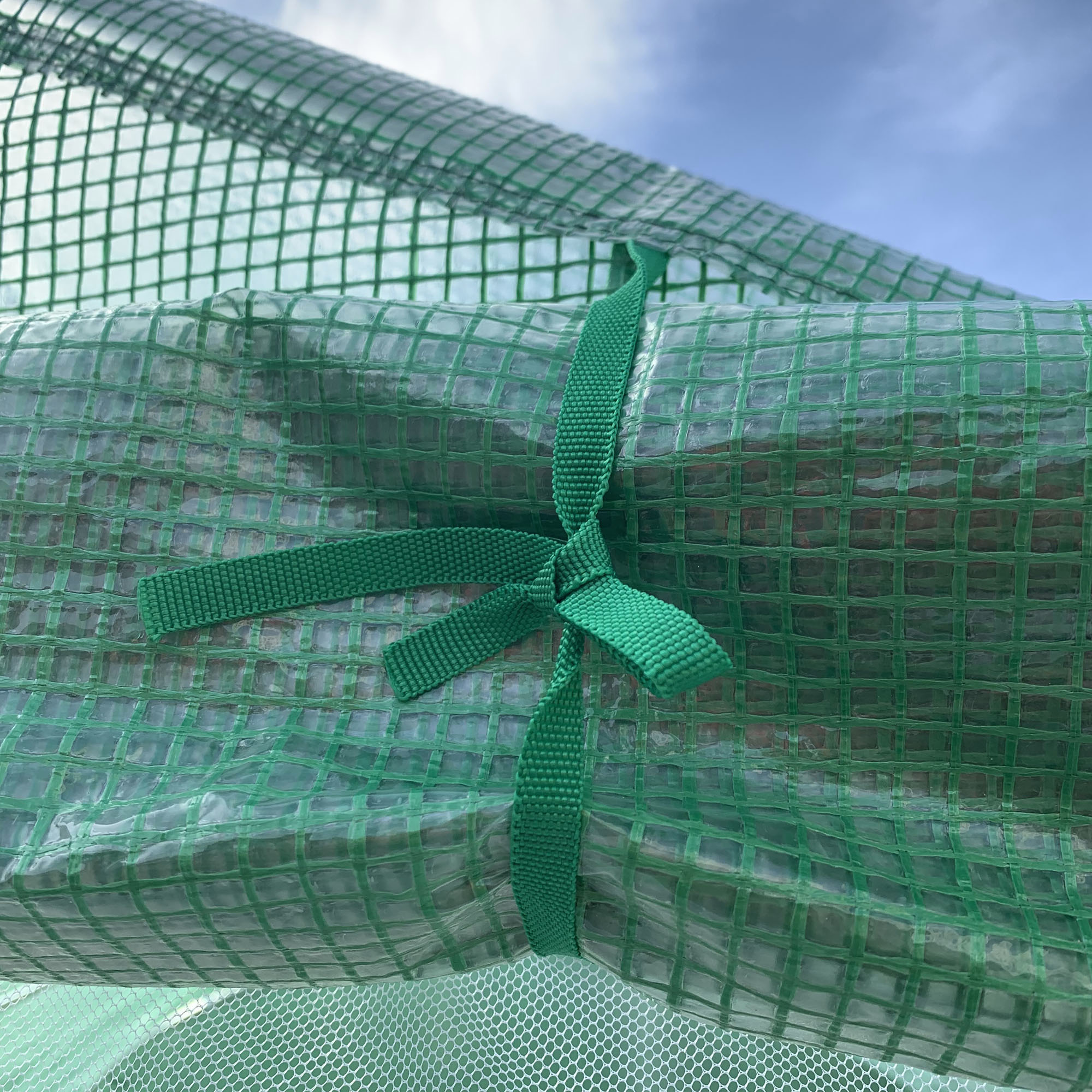 Outsunny Walk-in Polytunnel Garden Greenhouse, Outdoor Mesh Door Greenhouse with PE Cover and 6 Windows, 4.5 x 3 x 2m, Green 8