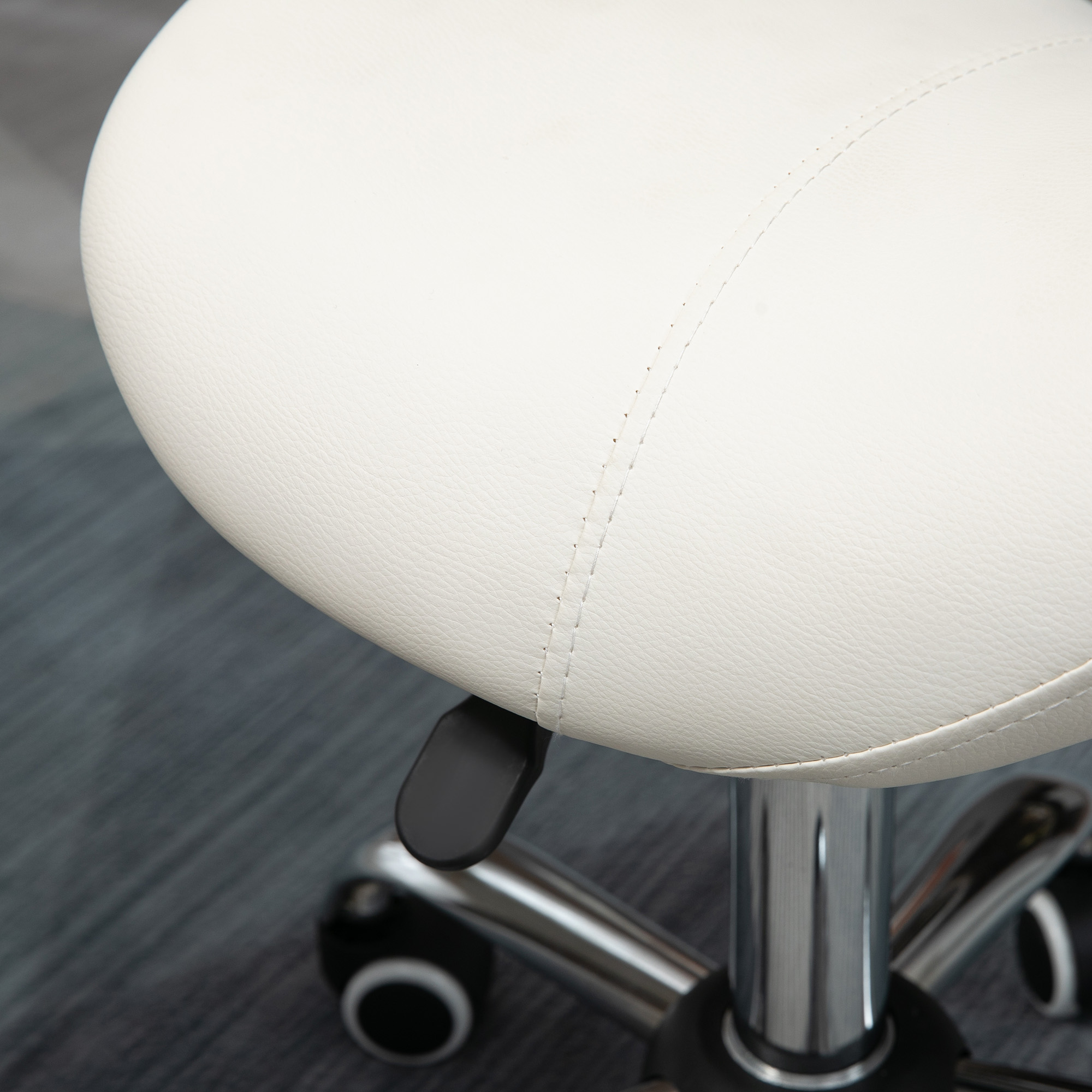 HOMCOM Cosmetic Stool 360° Rotate Height Adjustable Salon Massage Spa Chair Hydraulic Rolling Faux Leather Saddle Stool, Cream 8