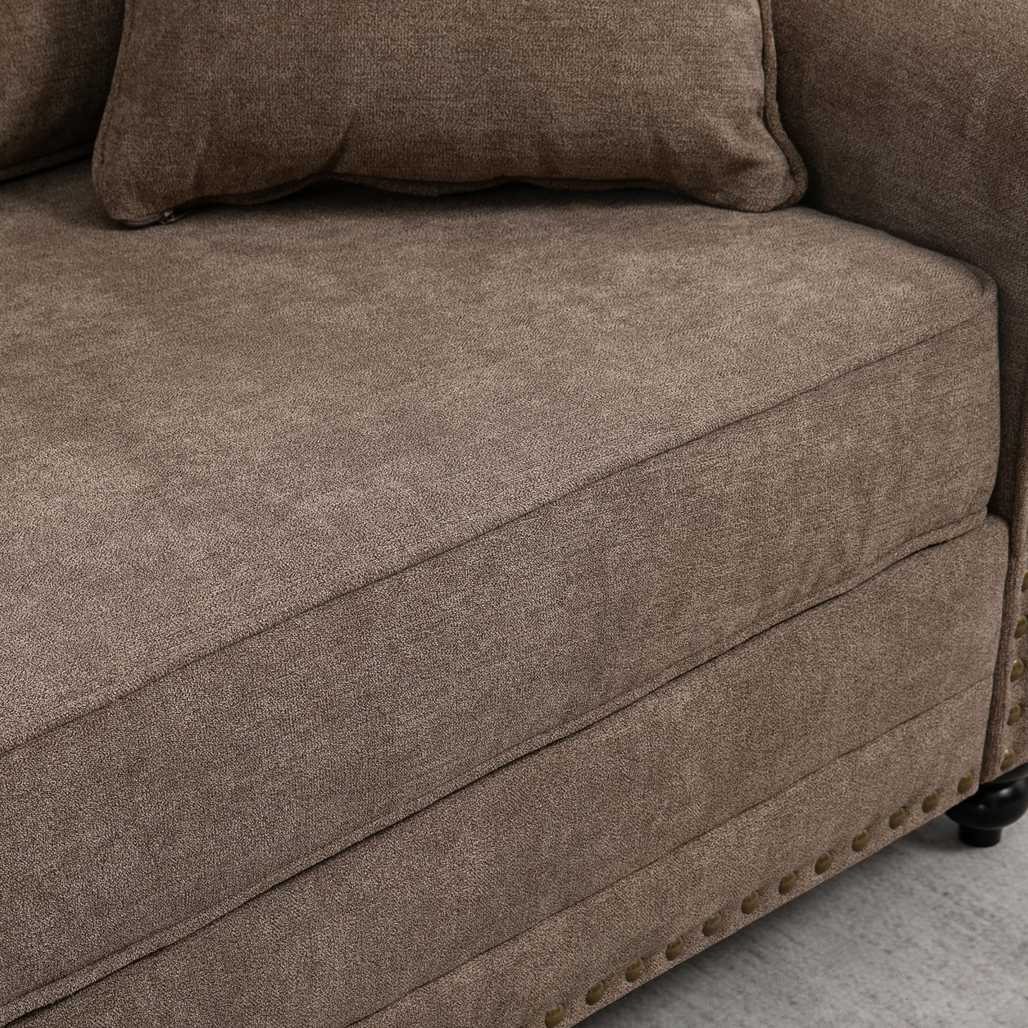 HOMCOM 196cm 3 Seater Sofa, Fabric Sofa with Rubber Wood Legs, Nailhead Trim, 2 Pillows, Small Upholstered Couch Settee for Living Room, Guest Room, Brown 7