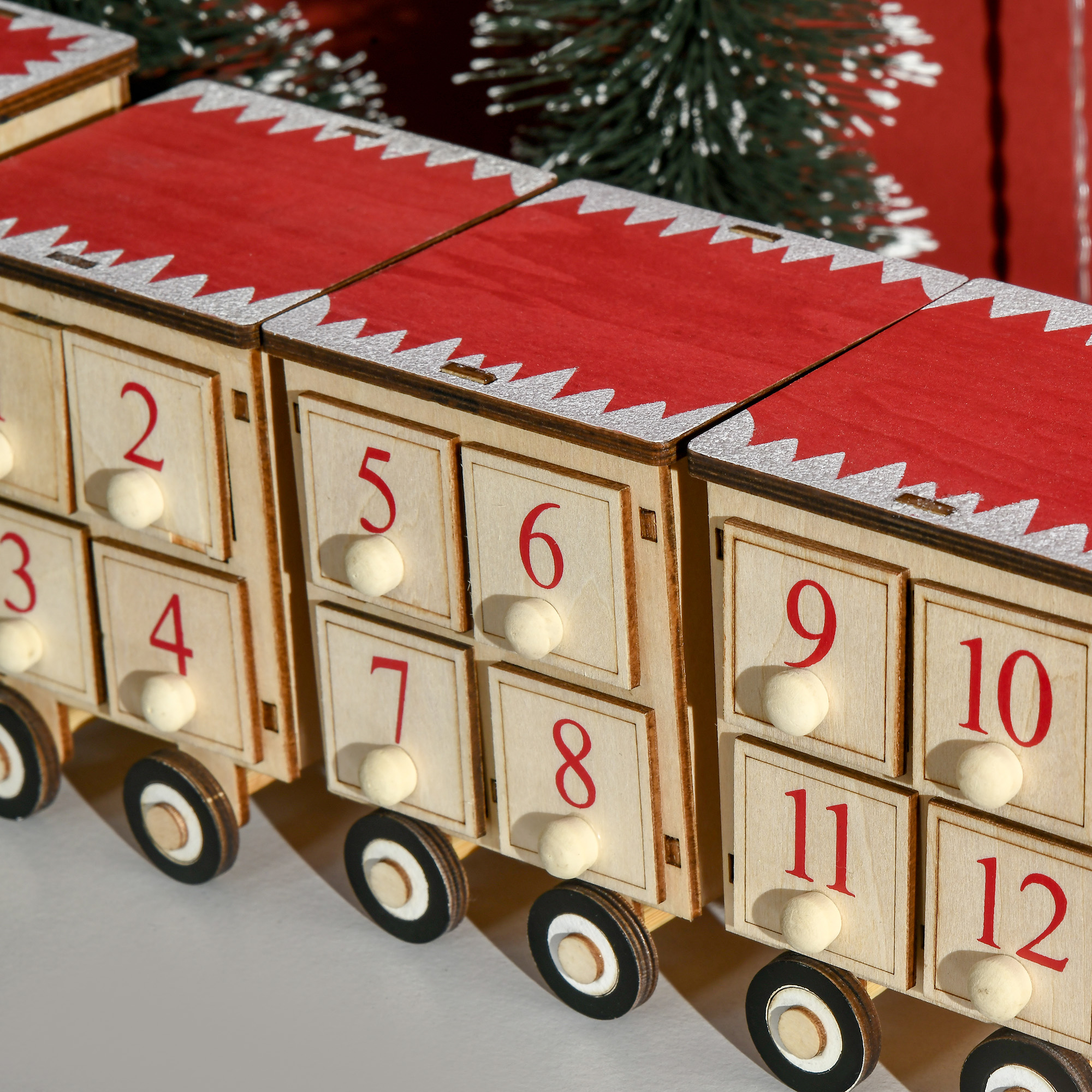 Calendario dell'avvento a forma di trenino rosso in legno MDF da 15 cm