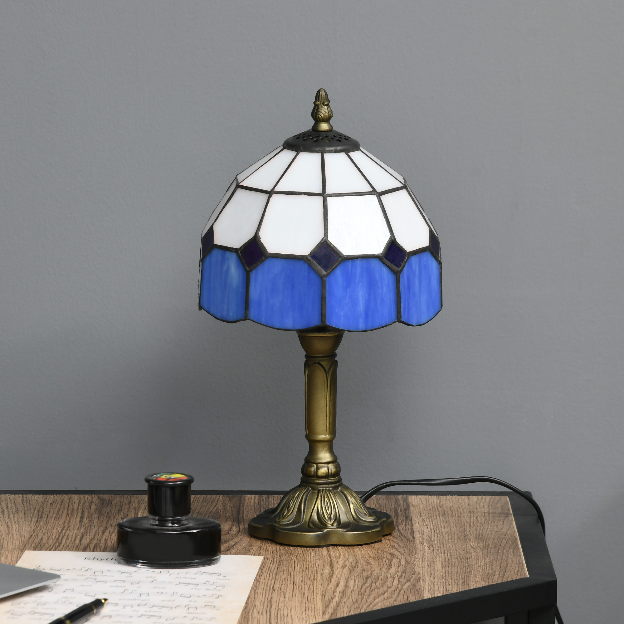 HOMCOM Handmade Stained Glass Table Lamp, Antique Bedside Lamp for Bedroom, Living room, Home, Nightstand, Decorative Night Light, Blue 8