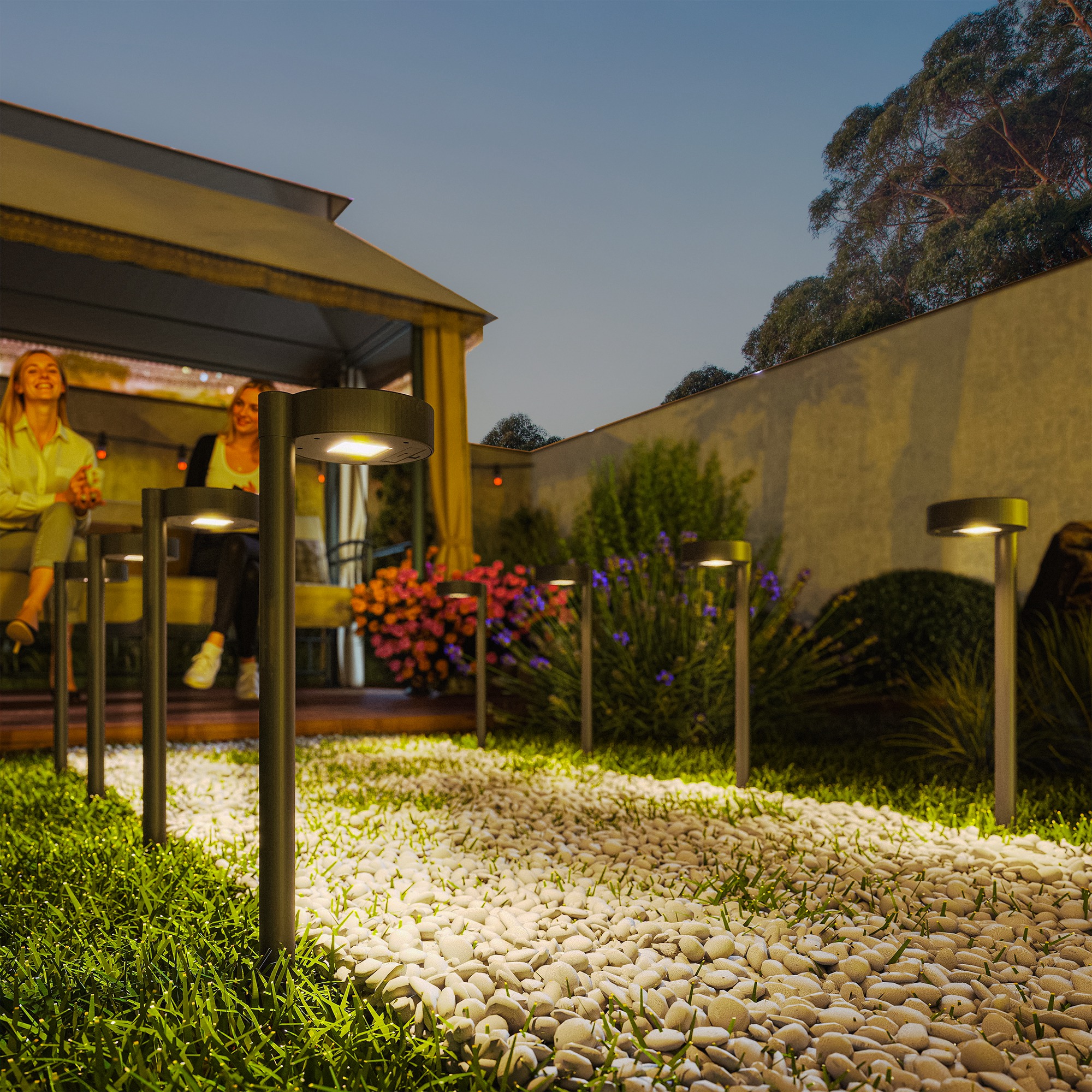 Outsunny Garden Solar Lamp, 71.5 cm Tall Metal Floor Lamp, Auto On/Off LED Solar Garden Light with Metal Wire Shade, IP44 for Outdoor, Porch, Pathway, Terrace, Black