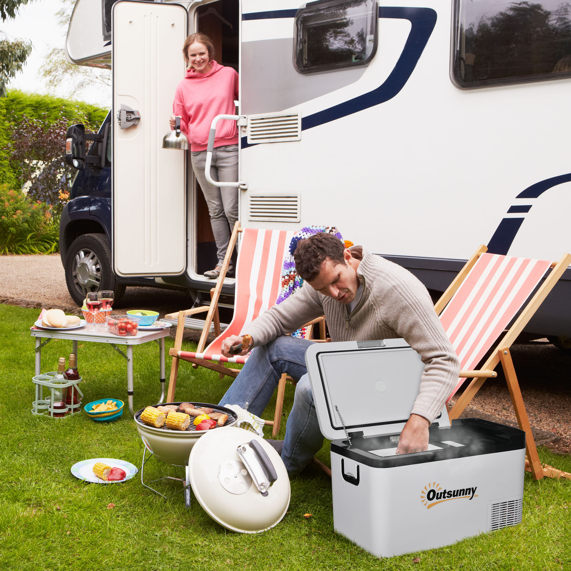 Outsunny Réfrigérateur Portable Électrique 25L 12/24V jusqu'à -20℃ Réfrigérateur et Congélateur à Compresseur pour Voiture avec Lumière LED et Poignées Repliables Faible Consommation Énergétique pour Maison Camping 58,5x33,5x35,2 cm Blanc
