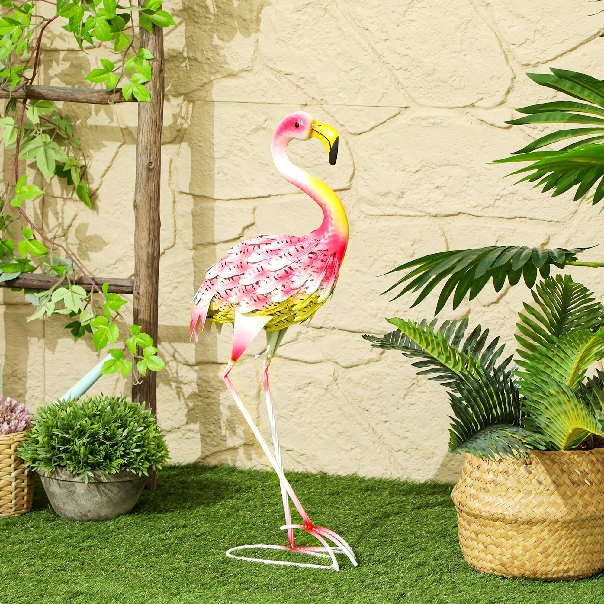 Outsunny Flamingo Garden Statue Ornament, Metal Bird Art Outdoor Statue, Standing Garden Sculpture Gift with Ground Stakes for Pond Landscape Decoration, Pink 2