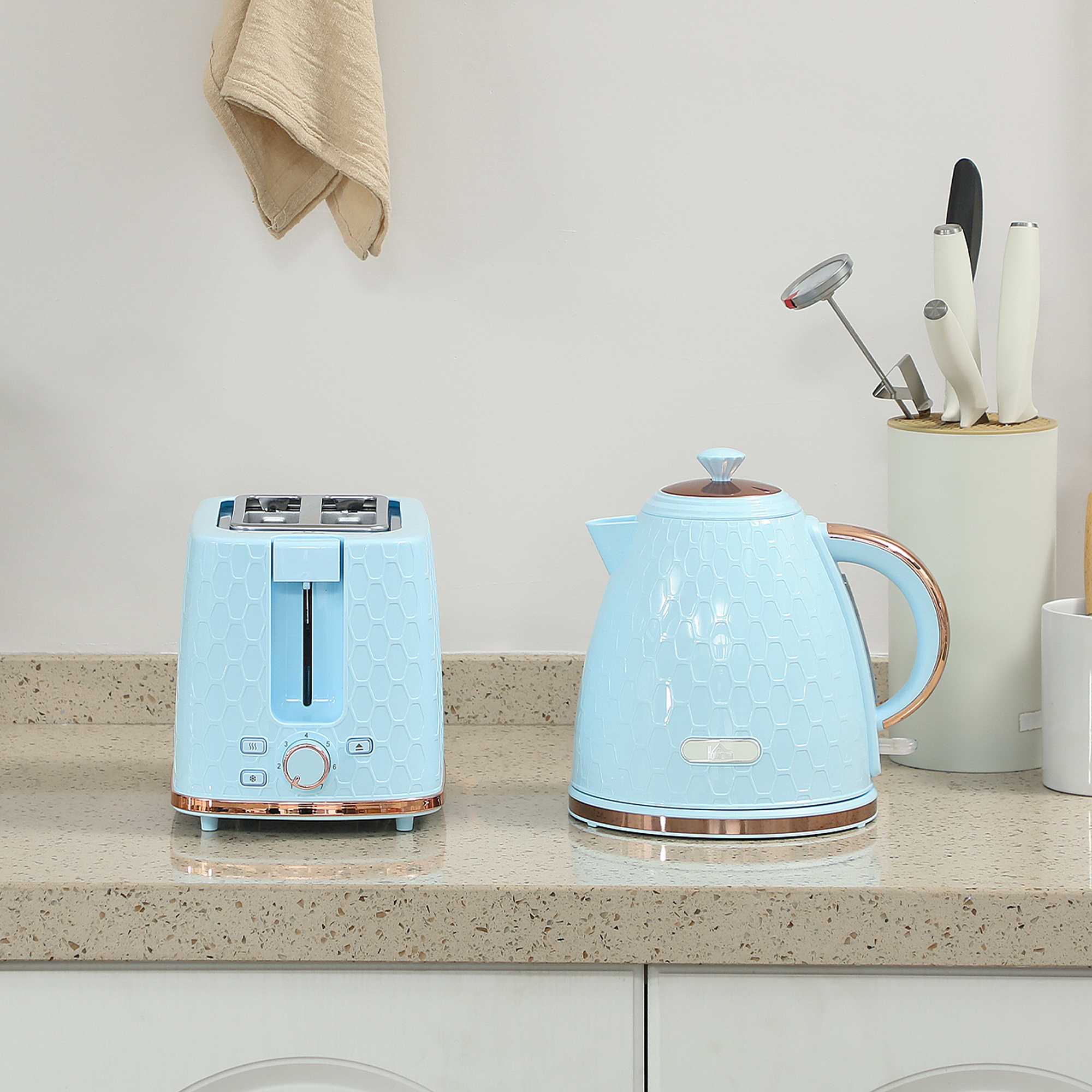 HOMCOM 1.7L 3000W Fast Boil Kettle & 2 Slice Toaster Set, Kettle and Toaster Set with Auto Shut Off, Browning Controls, Light Blue 7