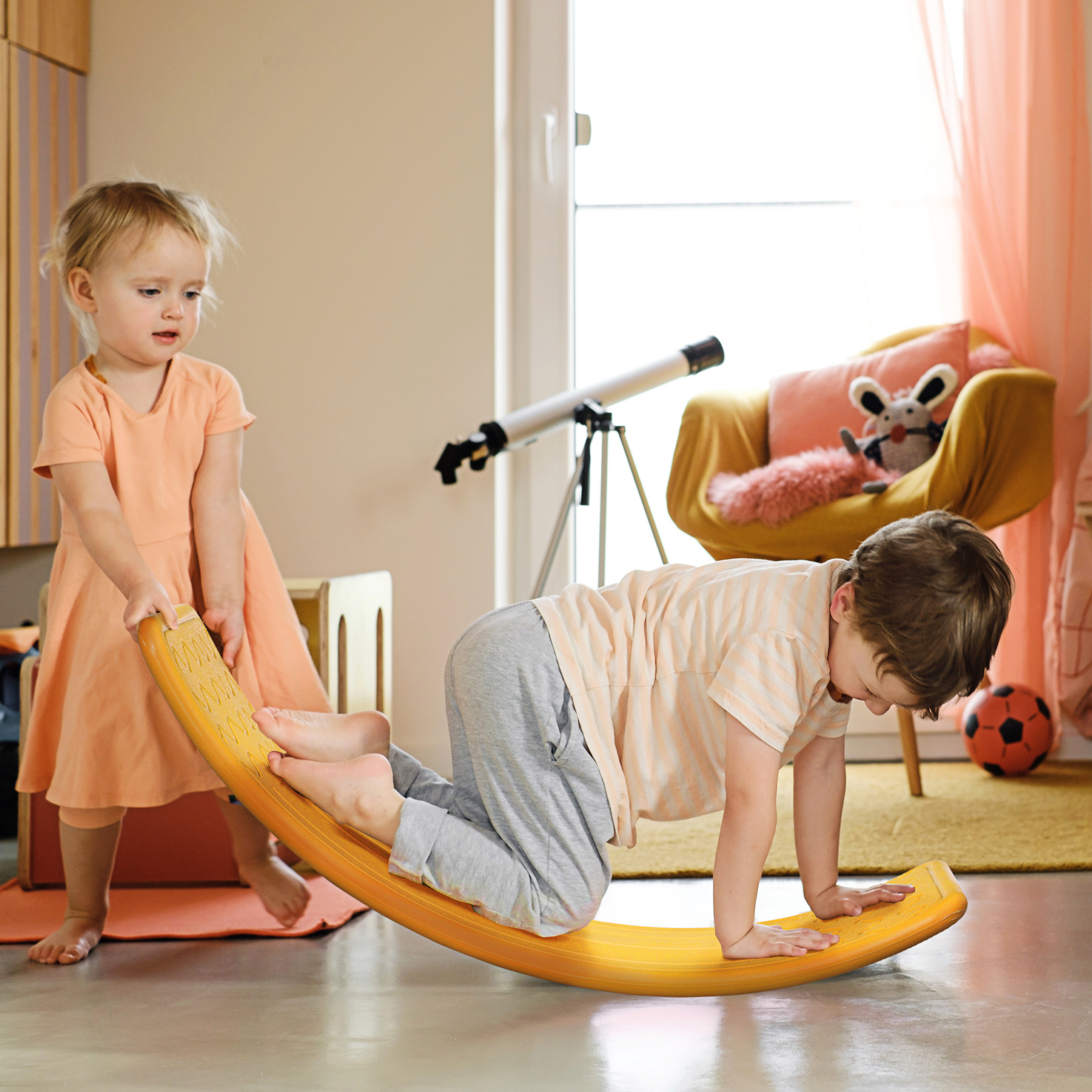 ZONEKIZ Balance Board Kids Wobble Board, Stepping Stone, Montessori Toy for Children, Nursery Toy, for Ages 3-6 Years, 82 x 27.5 x 19.5cm Orange 2