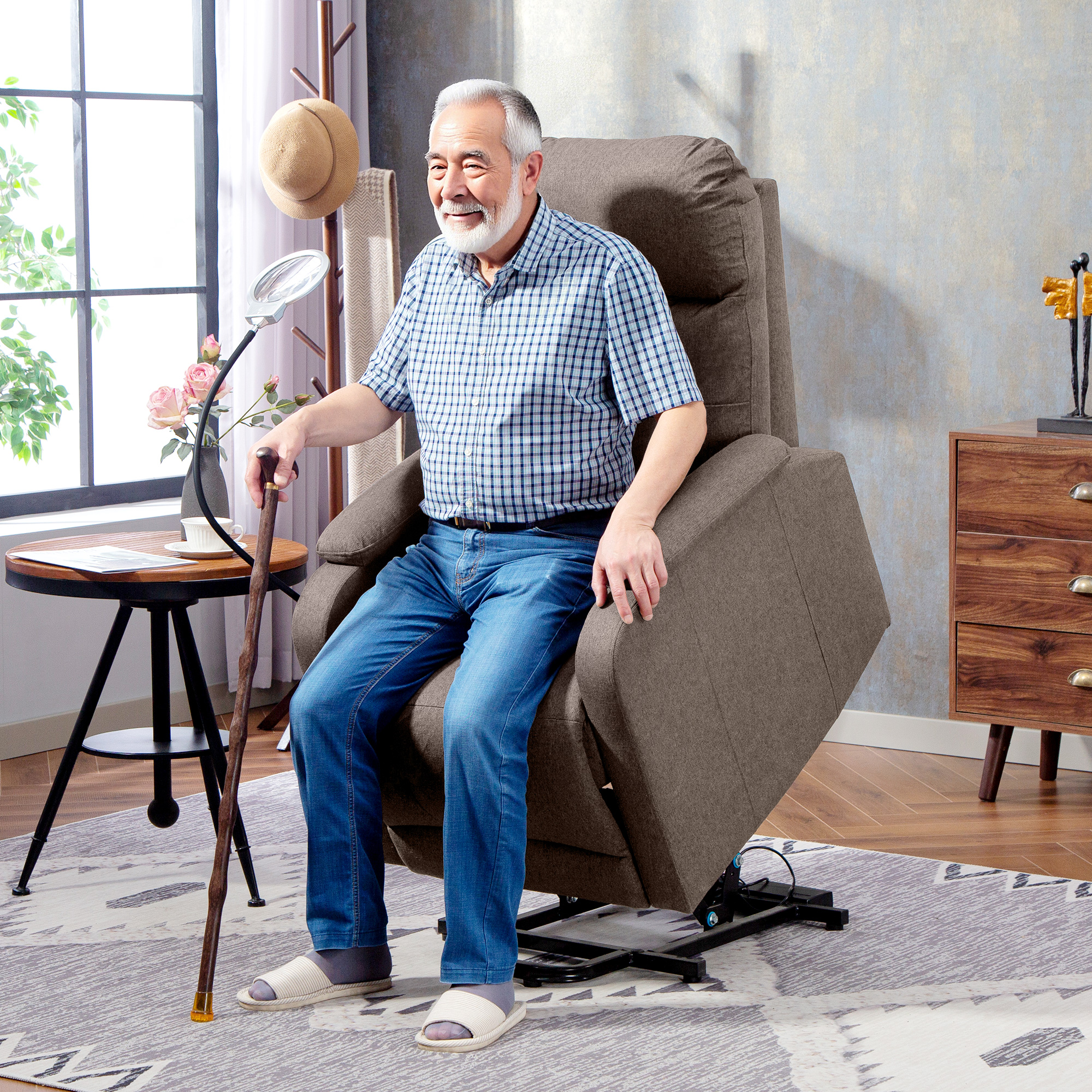 HOMCOM Electric Rise/Recline Armchair, with Reading Light Brown 2
