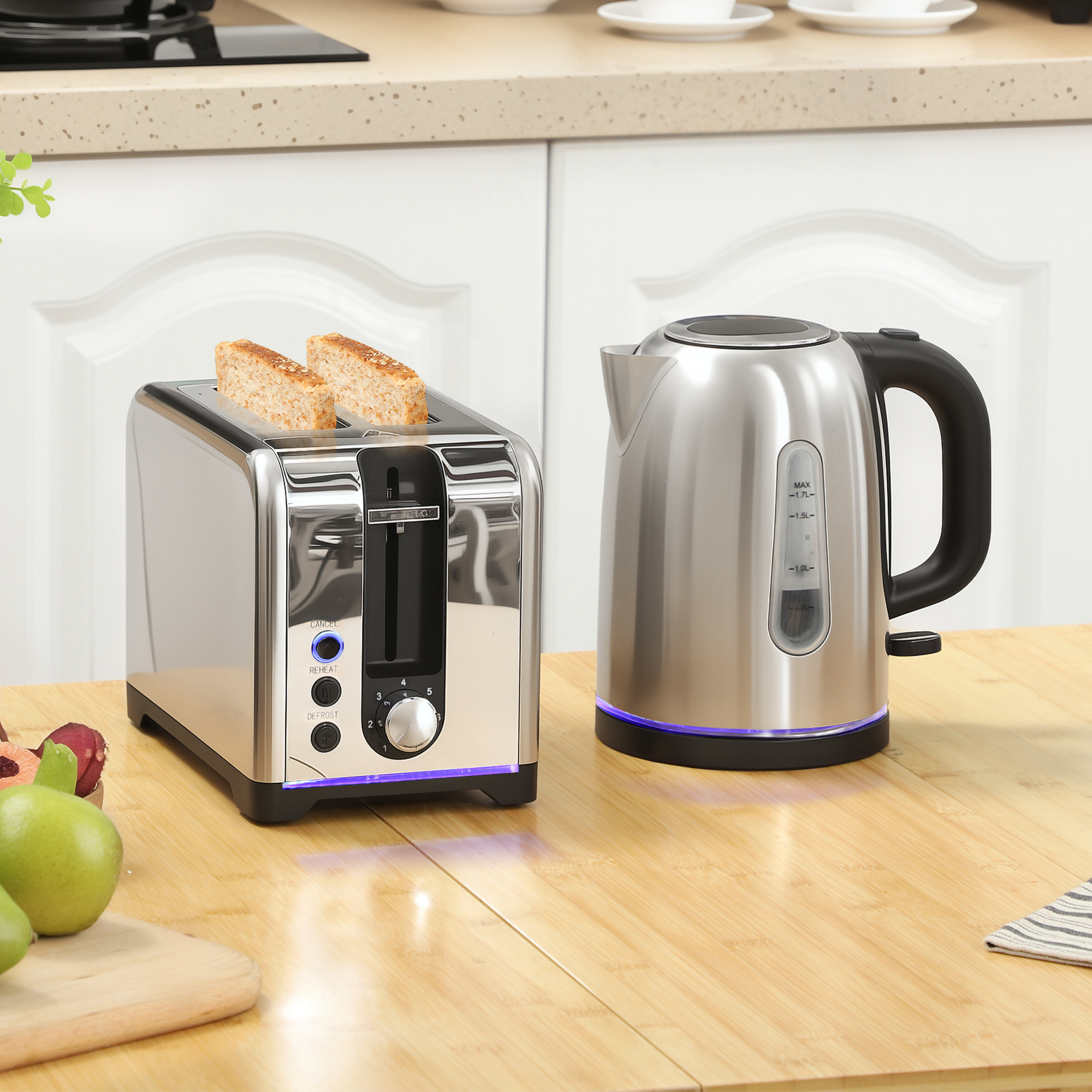 HOMCOM Simple Polished Toaster and Kettle Set Silver Tone 2
