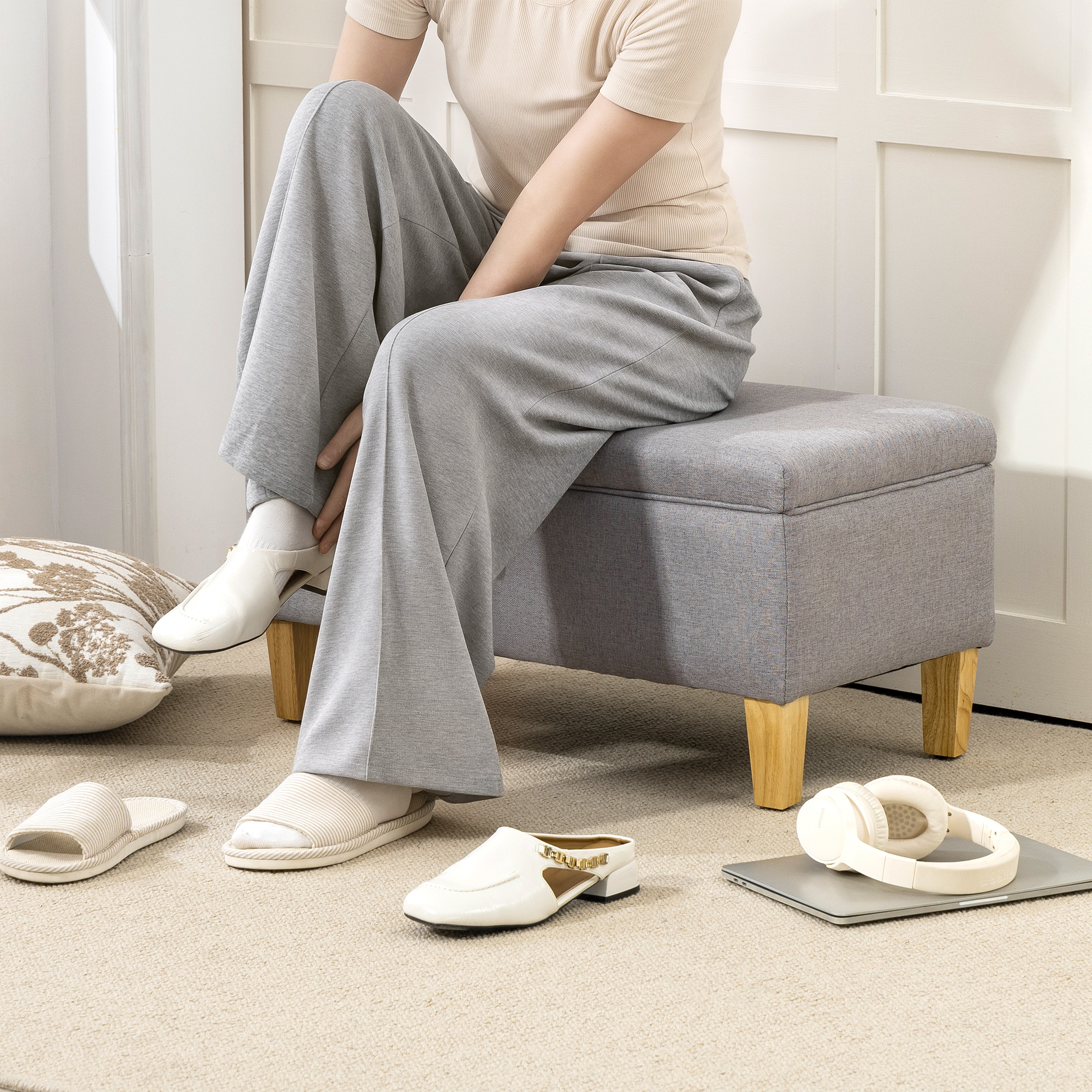 HOMCOM 30L Linen Storage Ottoman Padded Footstool with Rubberwood Legs for Storage Box, Bed End, Shoe Bench, Seating, Light Grey 8