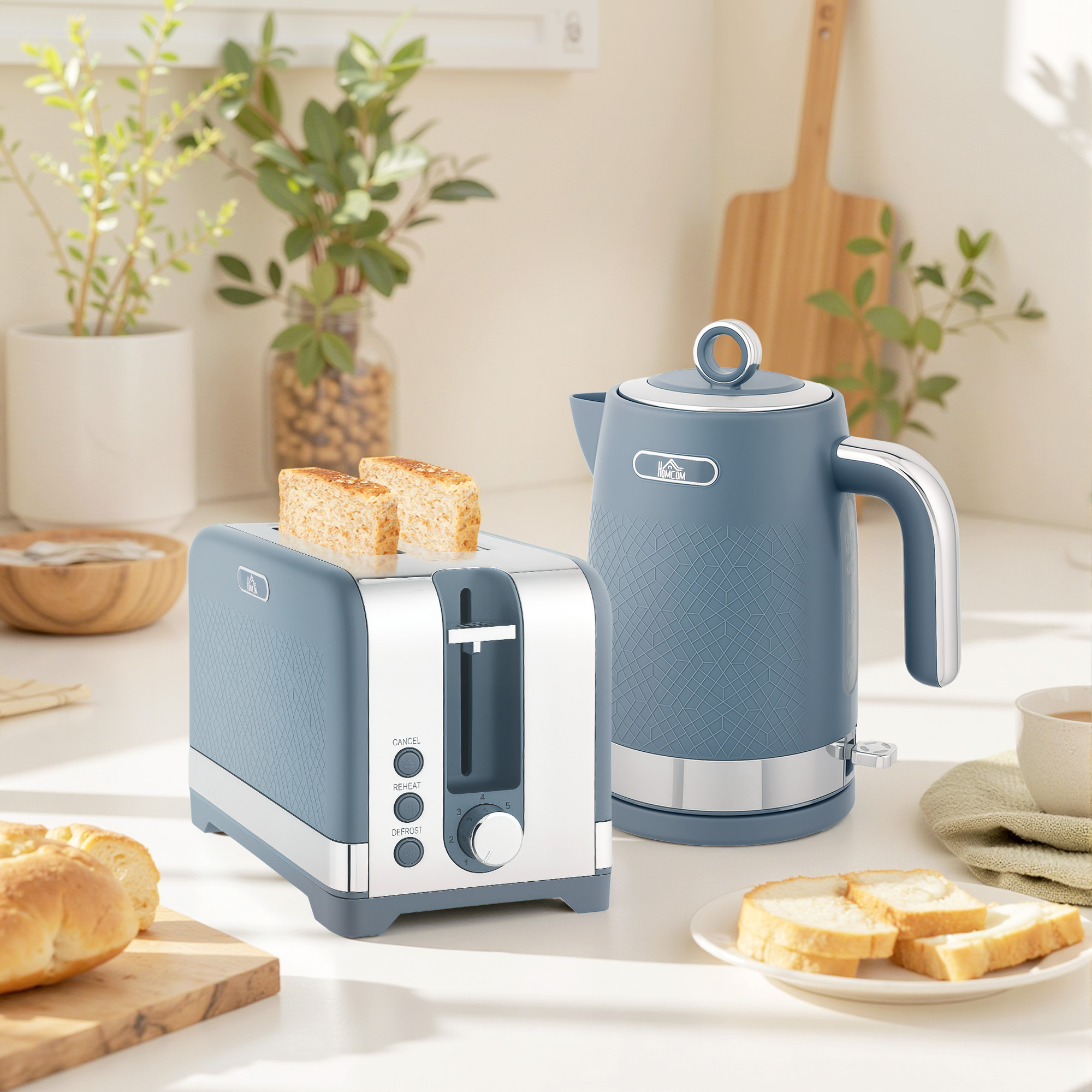 HOMCOM Sleek Textured Kettle and Toaster Set Blue 2