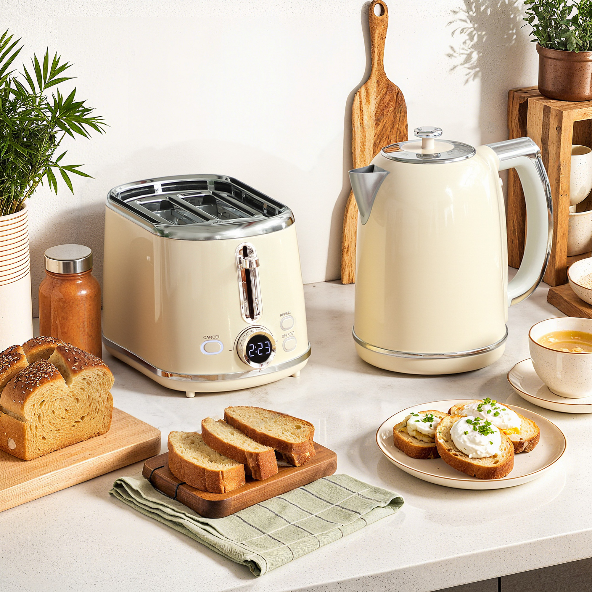HOMCOM Polished Retro 40-100°C Kettle and Toaster Set Cream 2
