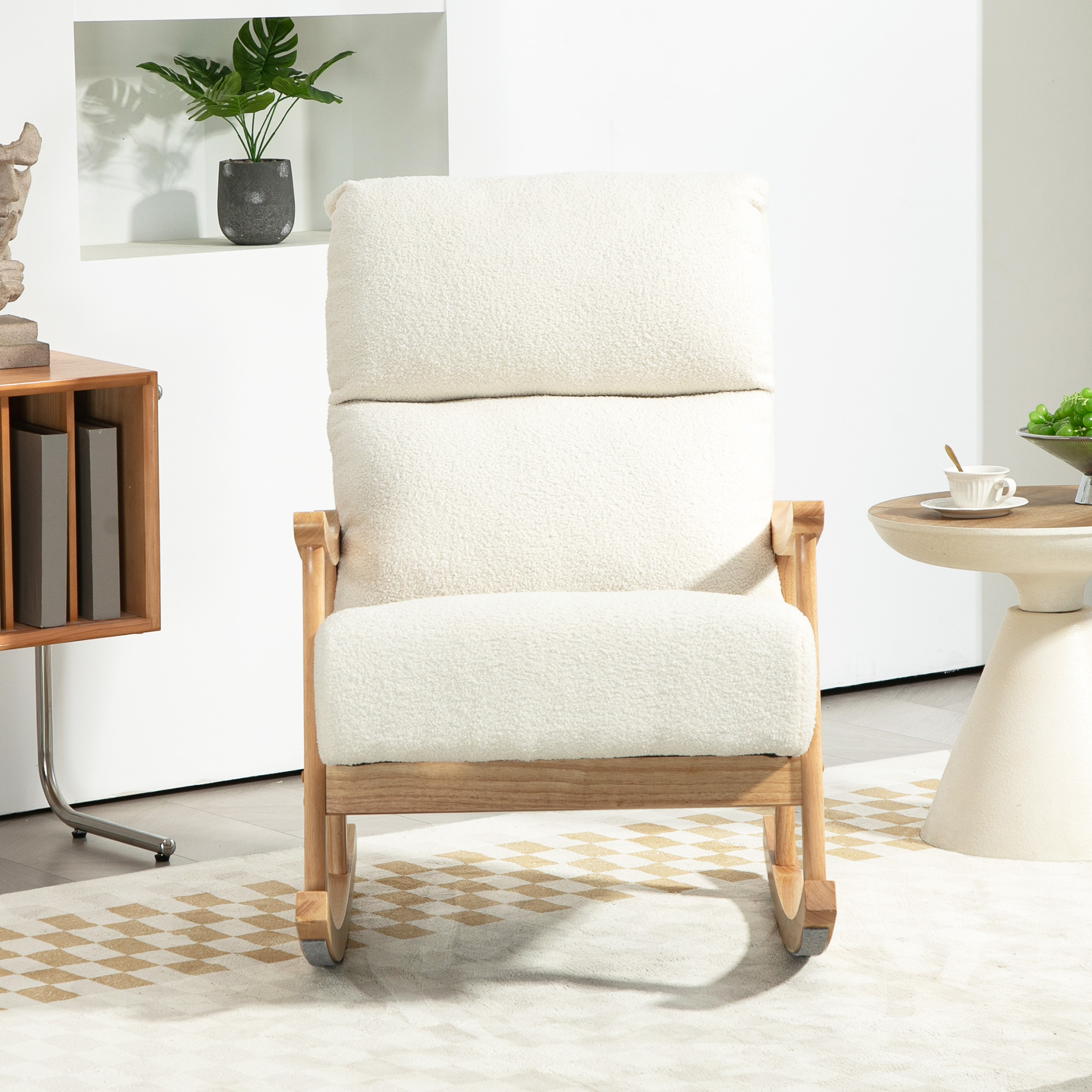 Homcom – Fauteuil à bascule nordique crème – Dossier haut 100 cm – Piètement bois hévéa – Rembourrage mousse épais – Bandes antidérapantes