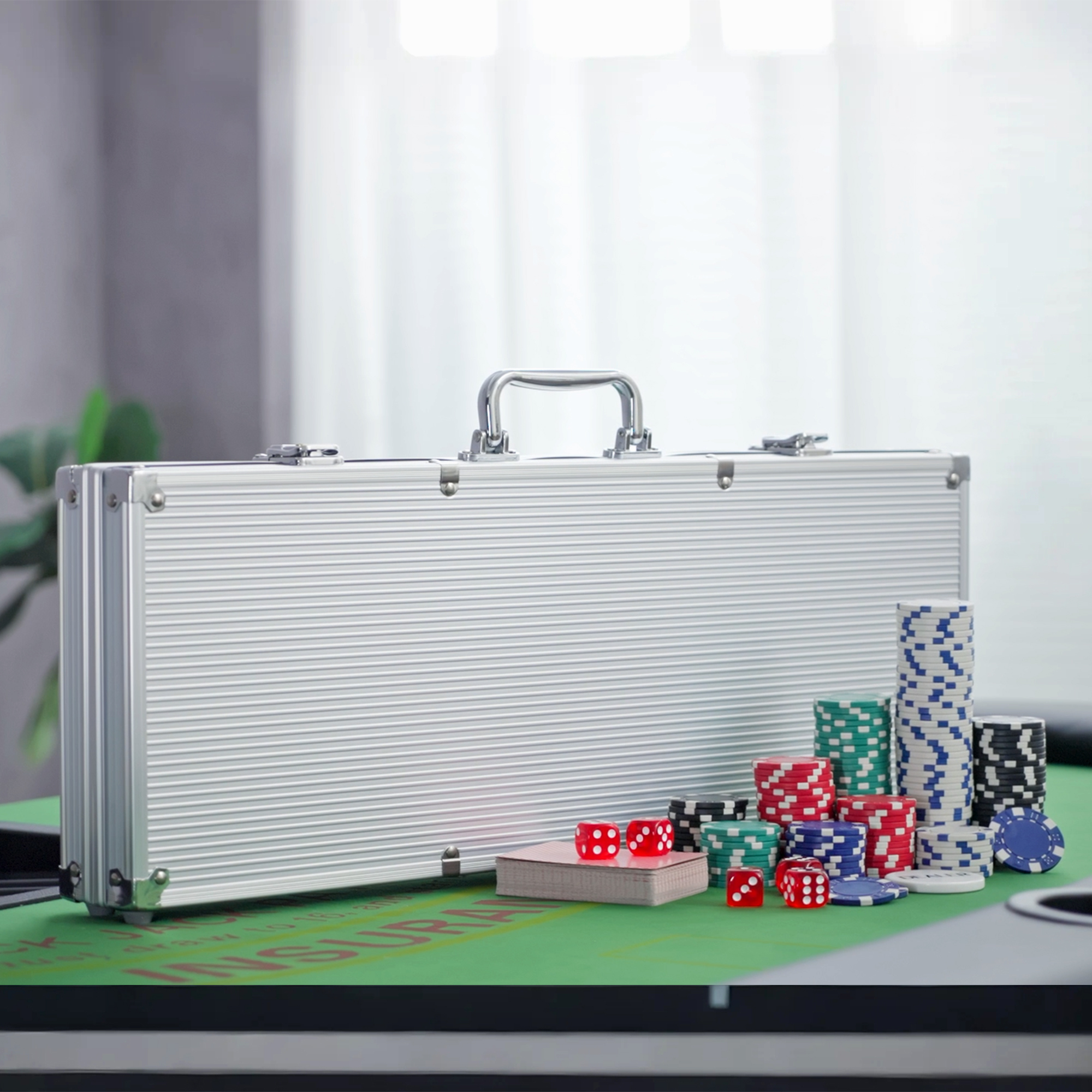 Mallette De Poker Professionnelle HOMCOM – 500 Jetons, 2 Jeux De Cartes, Dés, Bouton Dealer, Aluminium Avec Clés