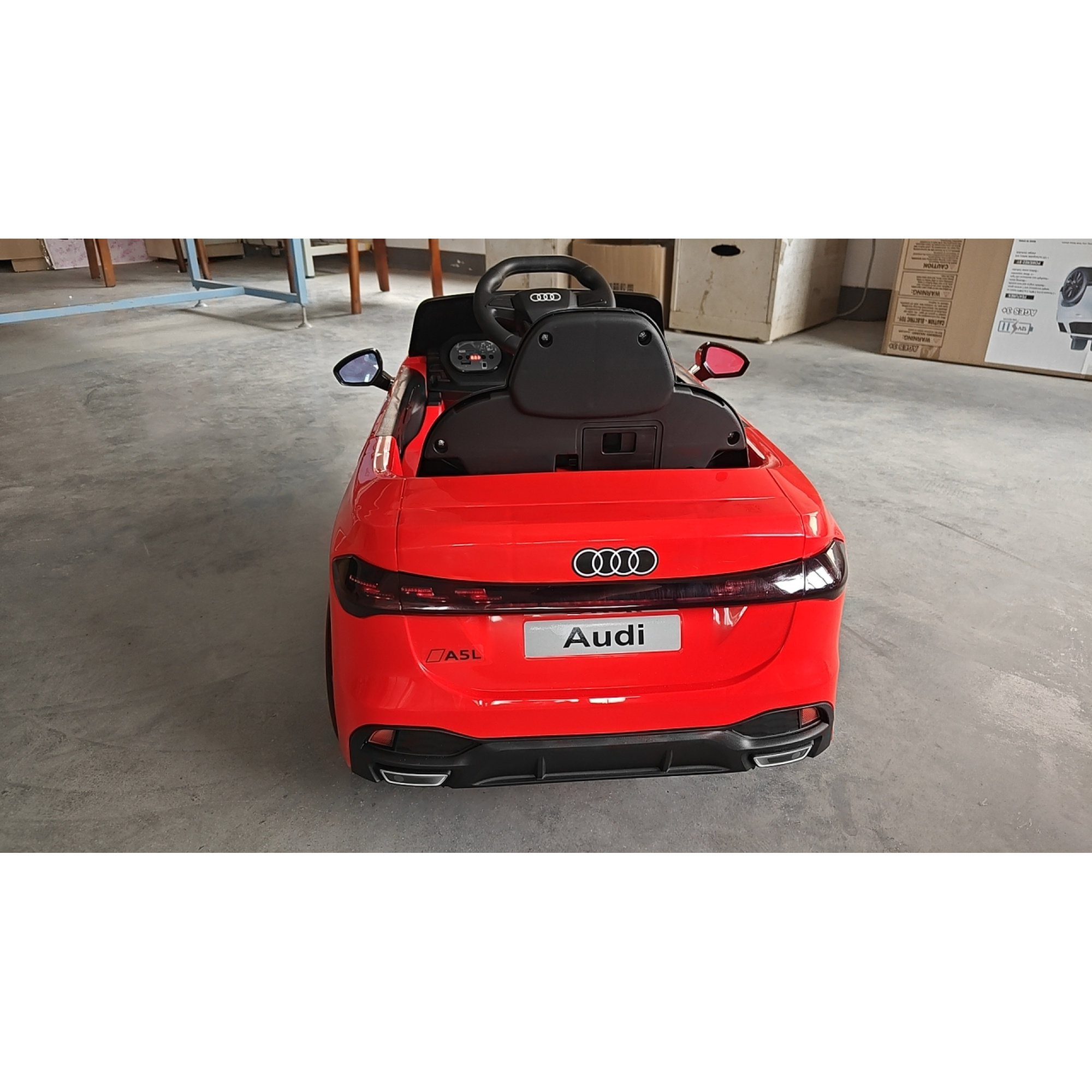 AIYAPLAY Kinder-Elektroauto 12V Audi A5L mit Fernbedienung, Lithium-Akku, 2 Motoren, Federung, Türen zum Öffnen, Scheinwerfer, Musik, 3–6 Jahre, Rot   Aosom