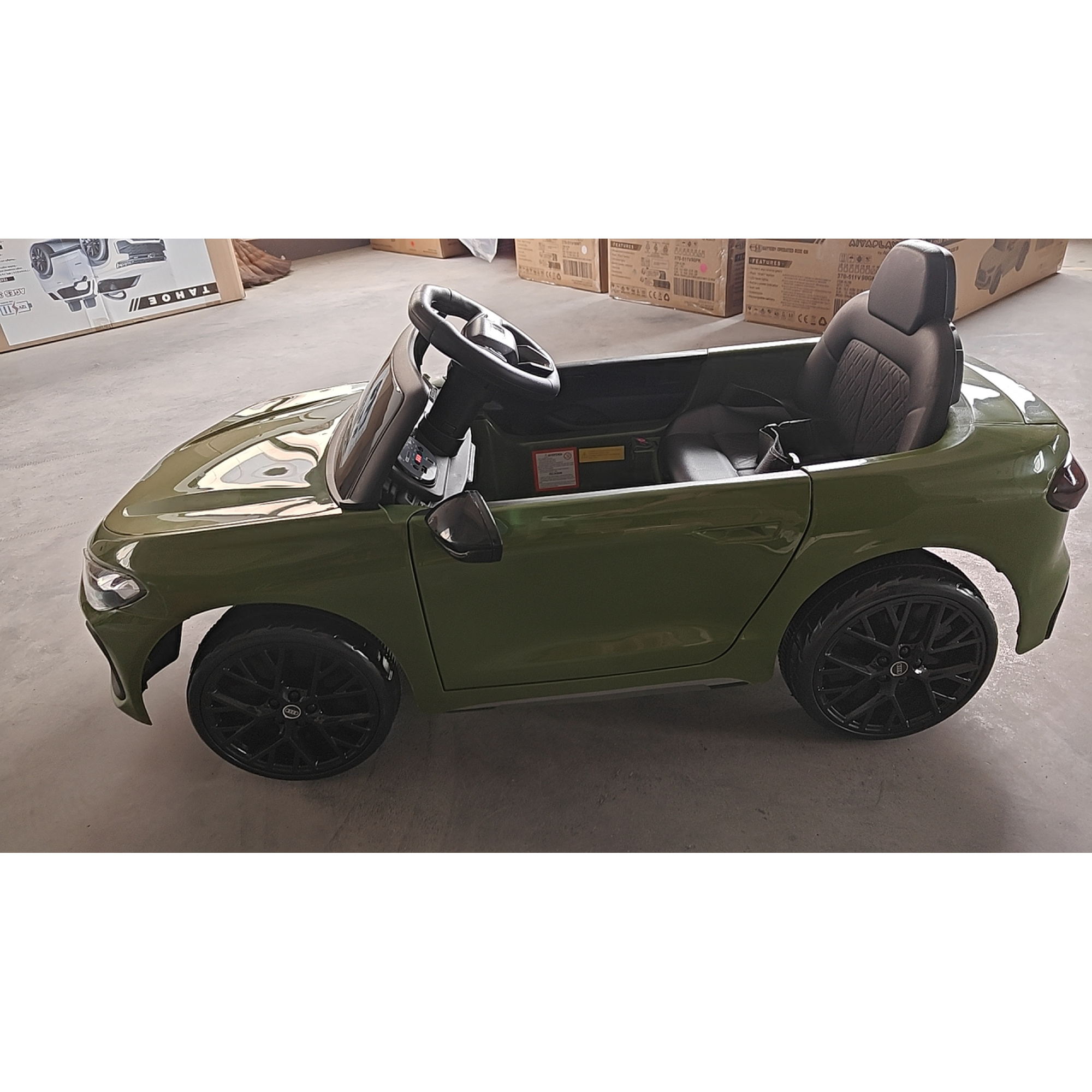 AIYAPLAY Kinder-Elektroauto 12V Audi A5L mit Fernbedienung, Lithium-Akku, 2 Motoren, Federung, aufklappbare Türen, Scheinwerfer, Musik, 3-6 Jahre, Grün   Aosom