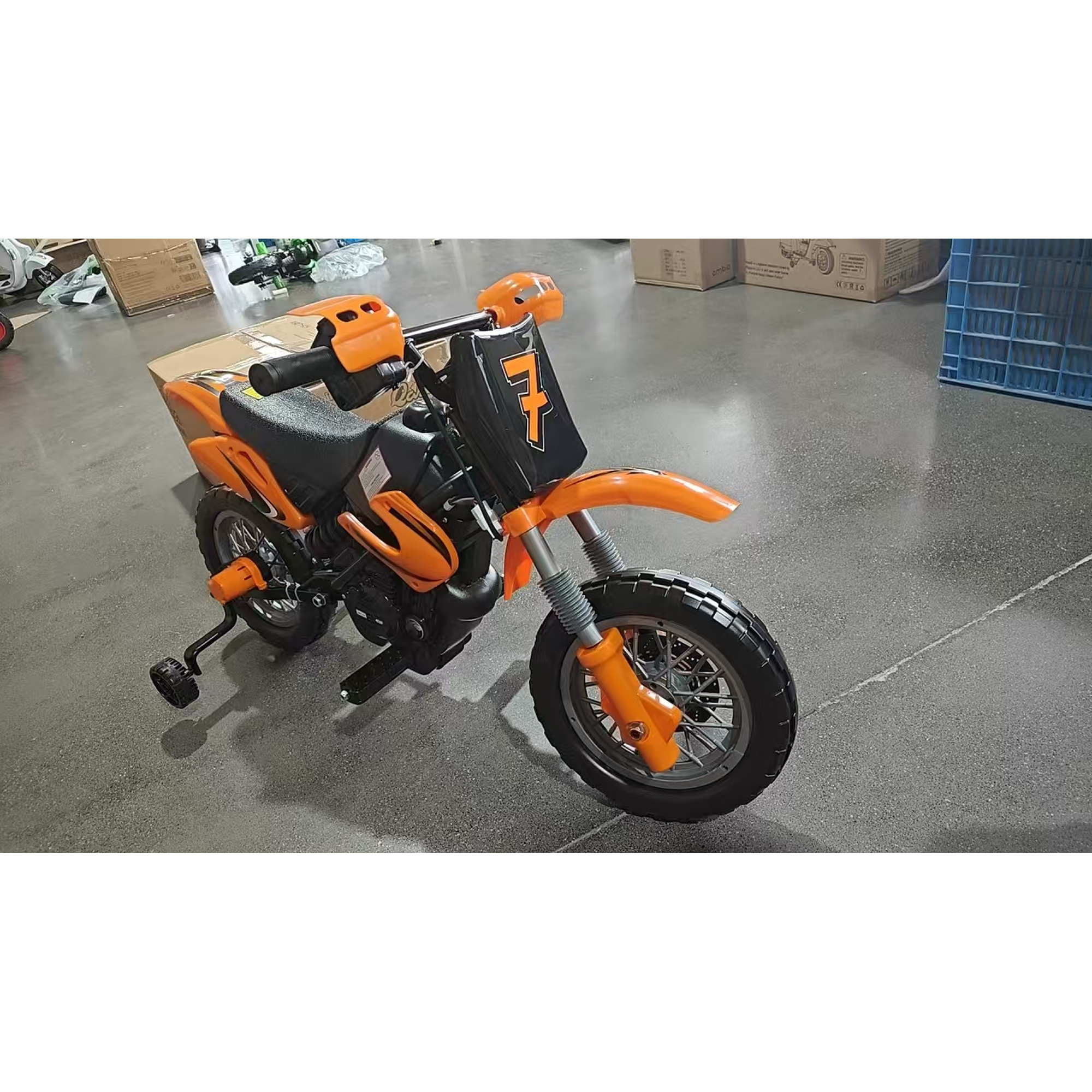 AIYAPLAY Elektrisches Kinder-Motorrad 12V Elektrisches Motorrad für Kinder 2 abnehmbare Stützräder 2 Motoren hintere Federung Lithium-Batterie Musik Hupe 3 km/h 3-6 Jahre Körpergröße 85-130 cm Orange Aosom