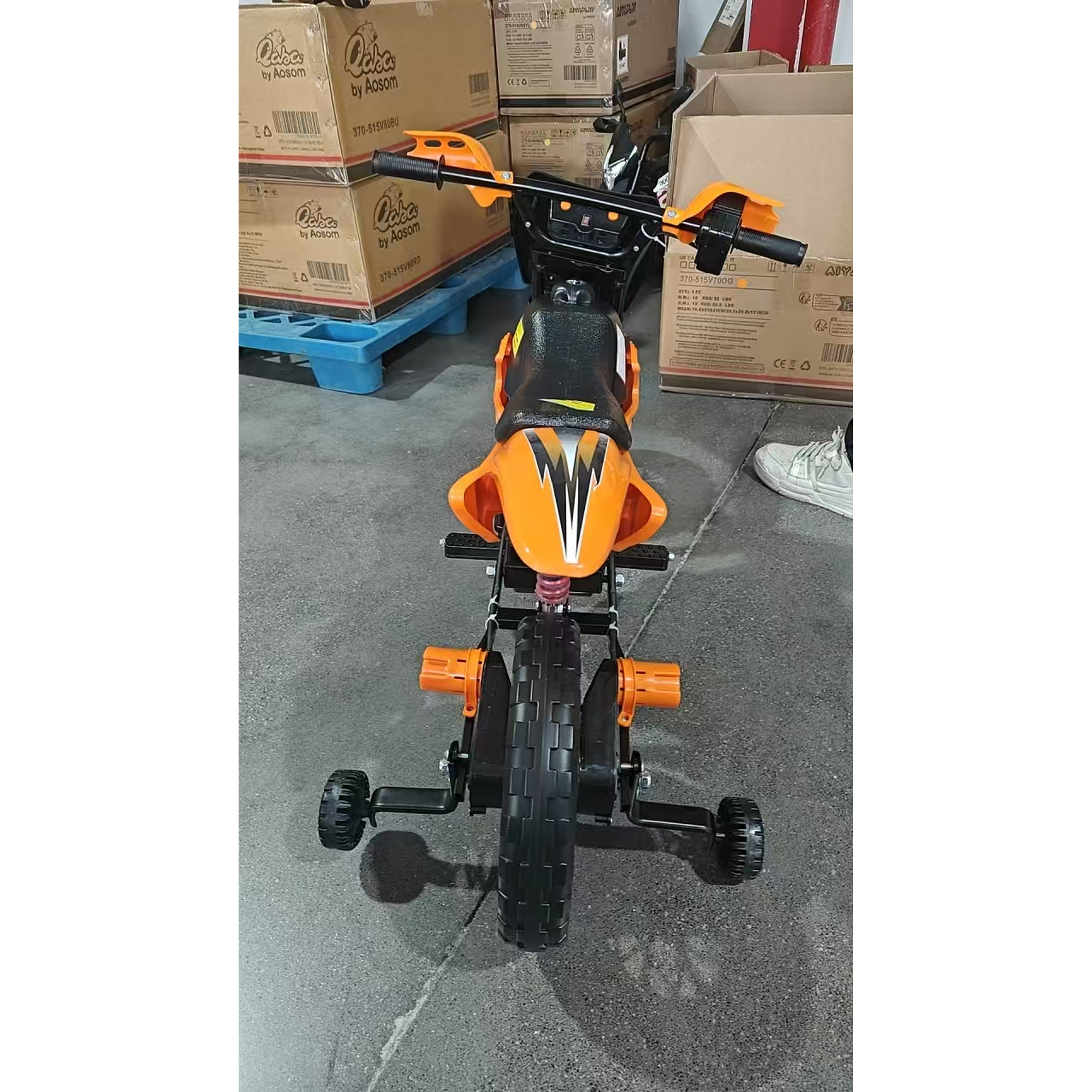 AIYAPLAY Motocicletă Electrică Copii 12V 2 Roți Auxiliare Demontabile 2 Motoare Suspensie Spate Muzică 3 km/h 3-6 Ani Portocaliu | Aosom Romania