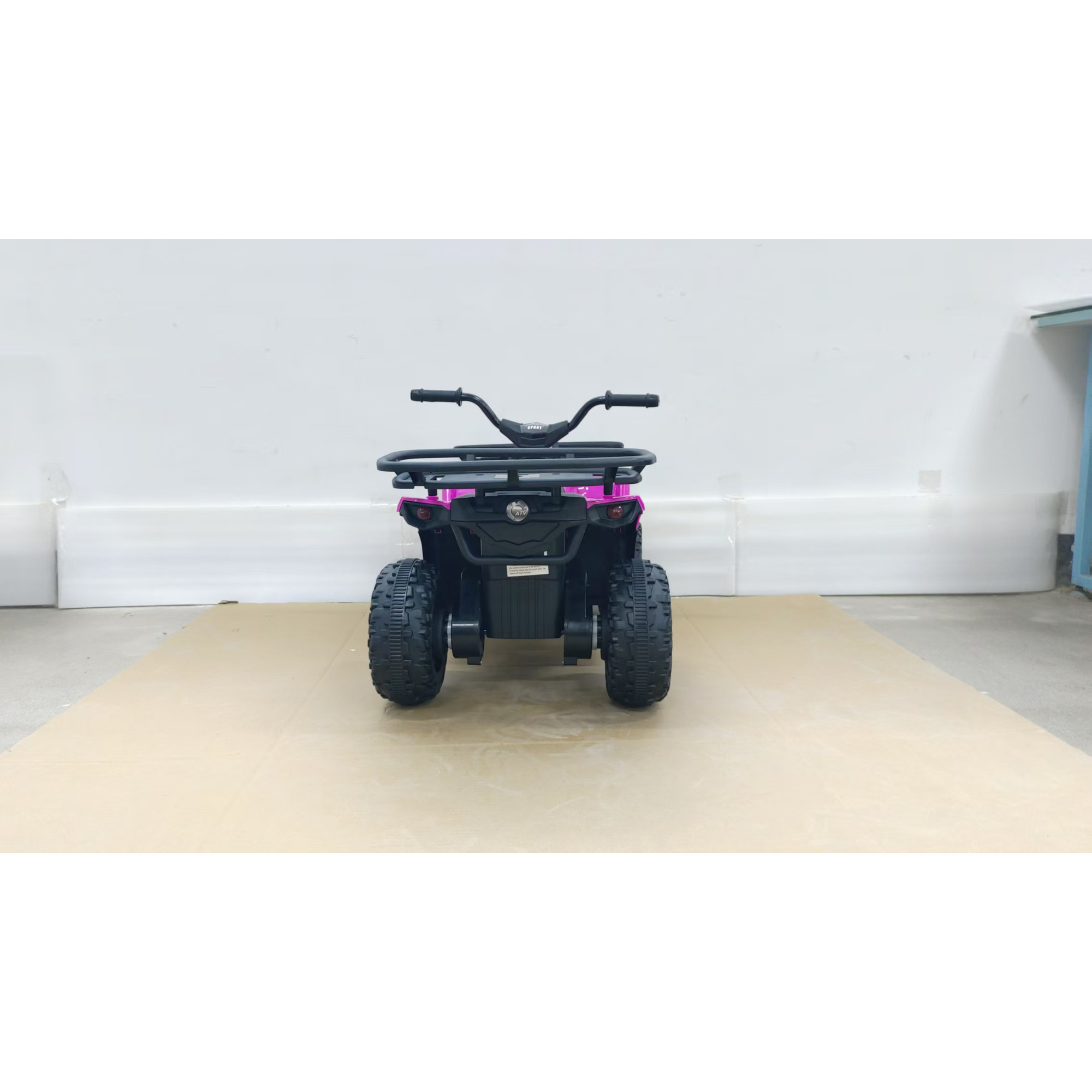 AIYAPLAY Quad electric pentru copii 12 V, baterie litiu, 2 motoare, viteză max. 3 km/h, demaraj progresiv, 3-8 ani, roz | Aosom Romania