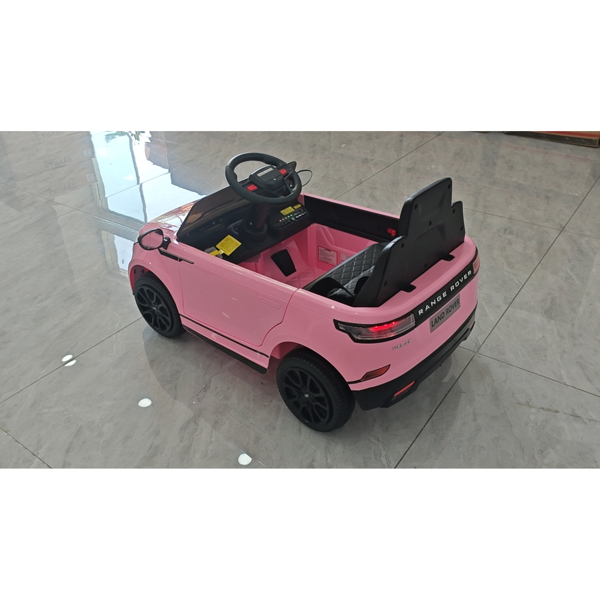 AIYAPLAY Elektrisches SUV für Kinder Lizenz Range Rover Velar 12 V Fernbedienung 2,4G Lithium-Batterie 2 Motoren Federung Soft-Start 1,5-3,5 km/h LED-Lichter Musik MP3 USB Hupe 2-4 Jahre Rosa   Aosom