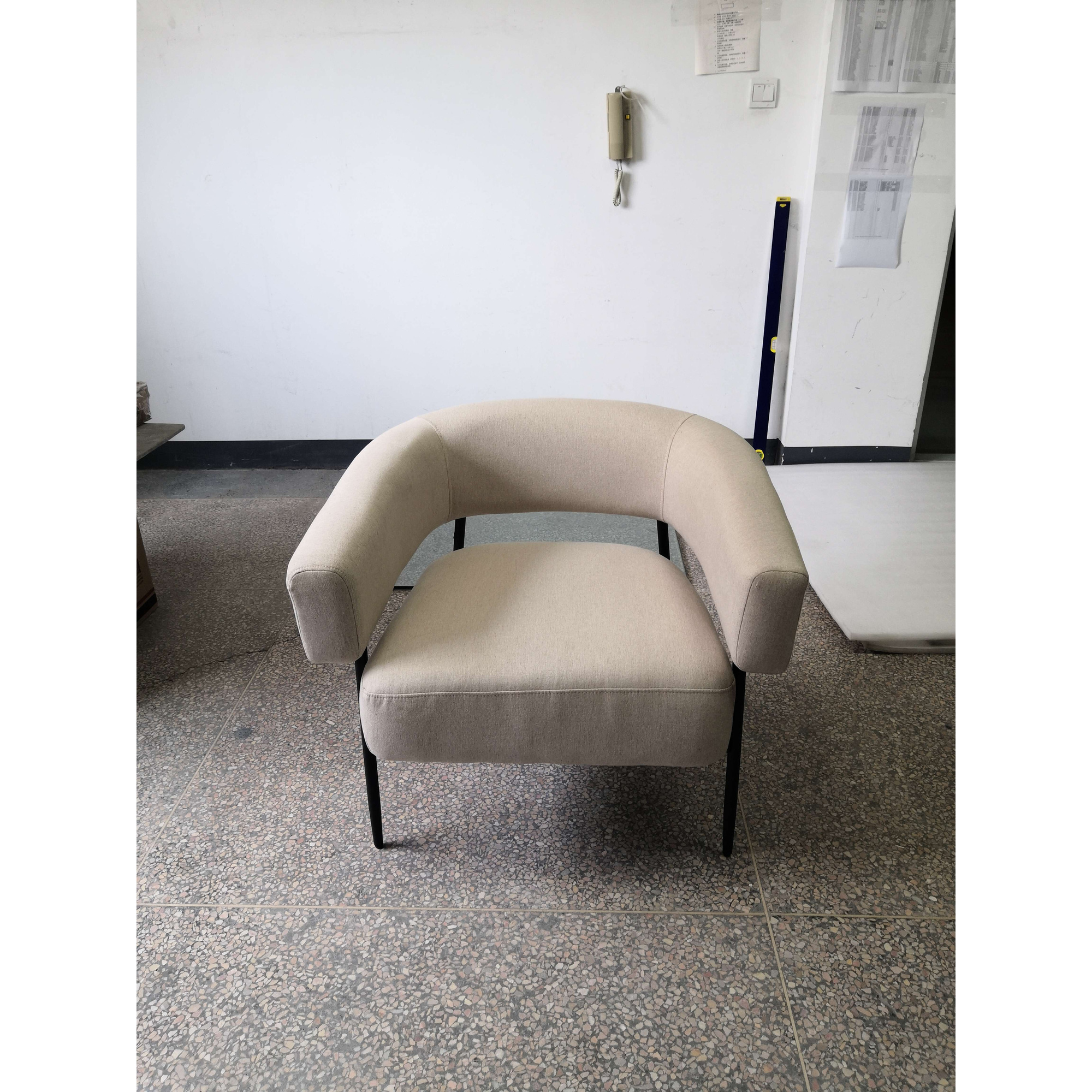 HOMCOM Fotoliu de living, fotoliu scandinav din material cu aspect de in, șezut lat și cotiere, cadru din oțel, bej | Aosom Romania