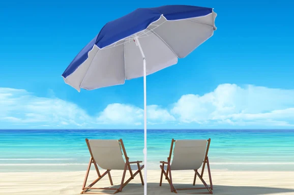 Wie befestigt man einen Strandsonnenschirm richtig?