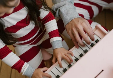 A importância dos instrumentos musicais de brinquedo para as crianças