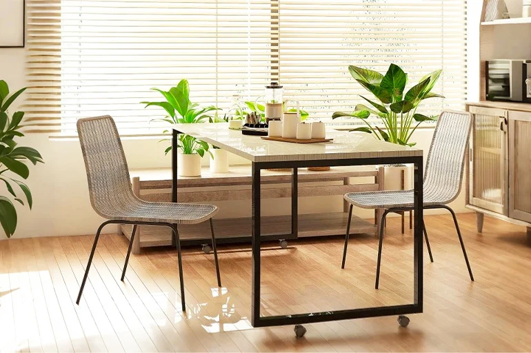 Biblioteca cu etajere deschise vs. biblioteca inchisa: avantaje si dezavantaje