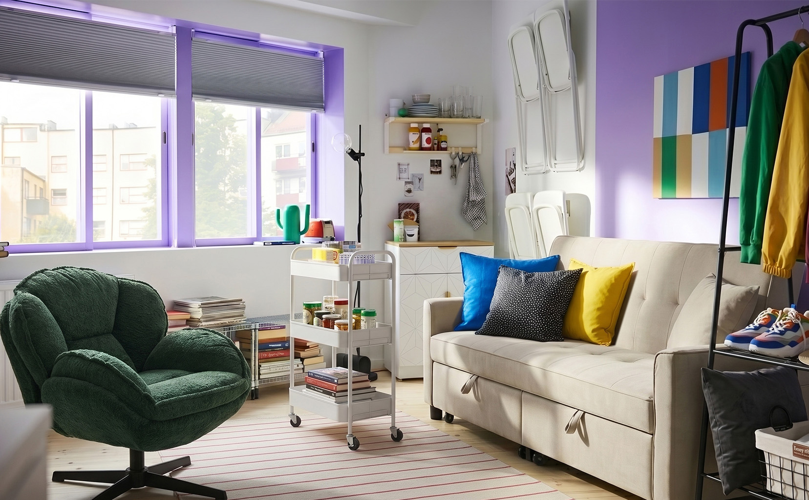 VIBRANT STUDENT ROOM WITH SMART LIVING