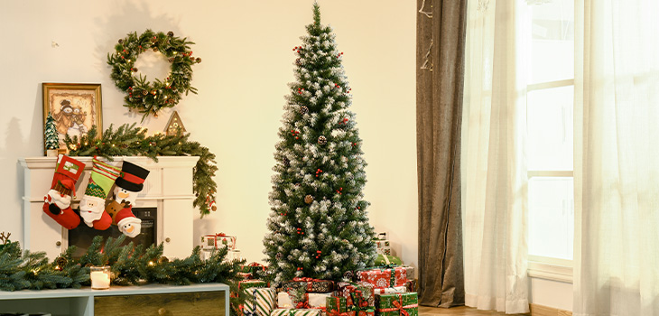 ARTIFICIAL CHRISTMAS TREE